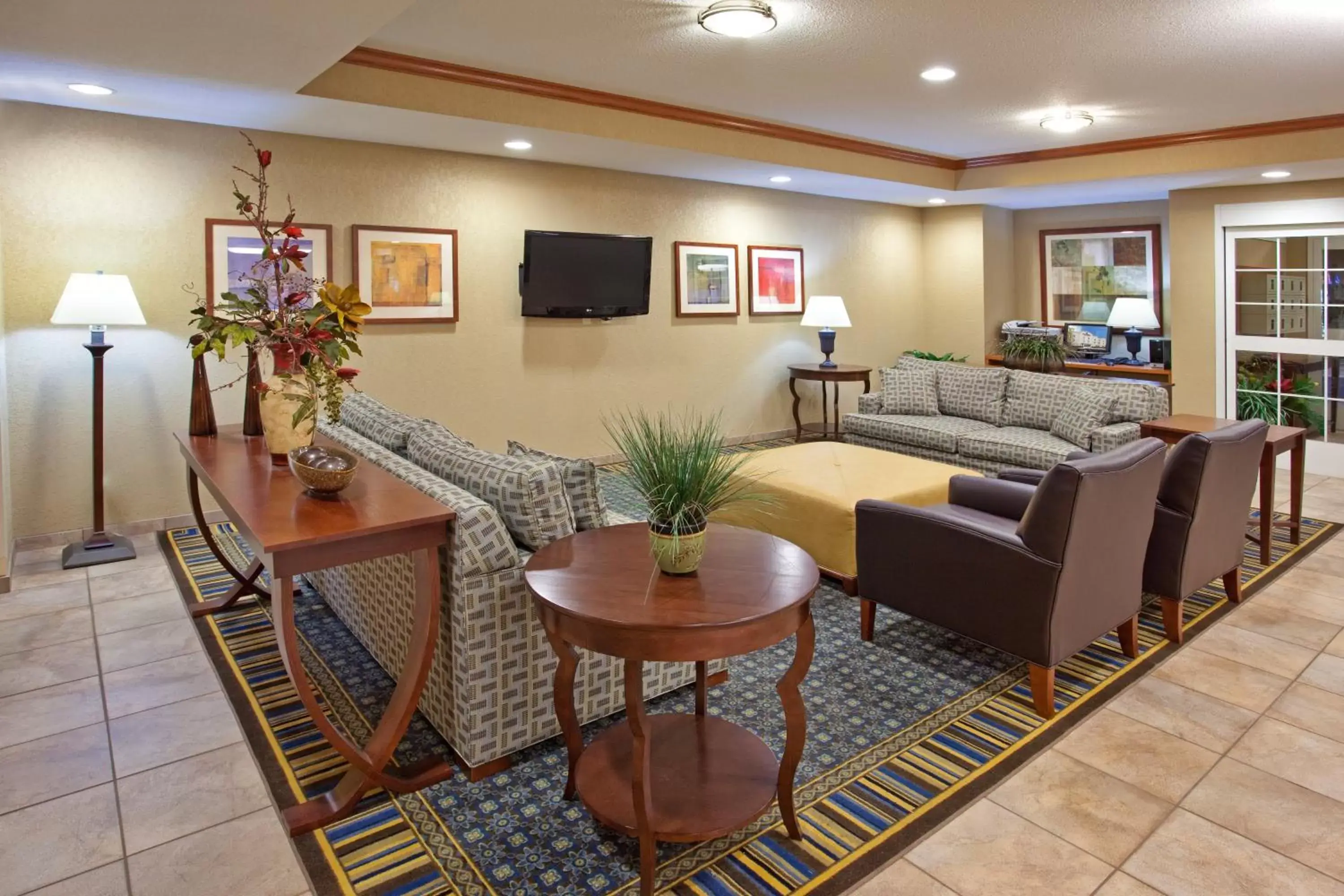 Property building, Seating Area in Candlewood Suites Elgin – Northwest Chicago, an IHG Hotel