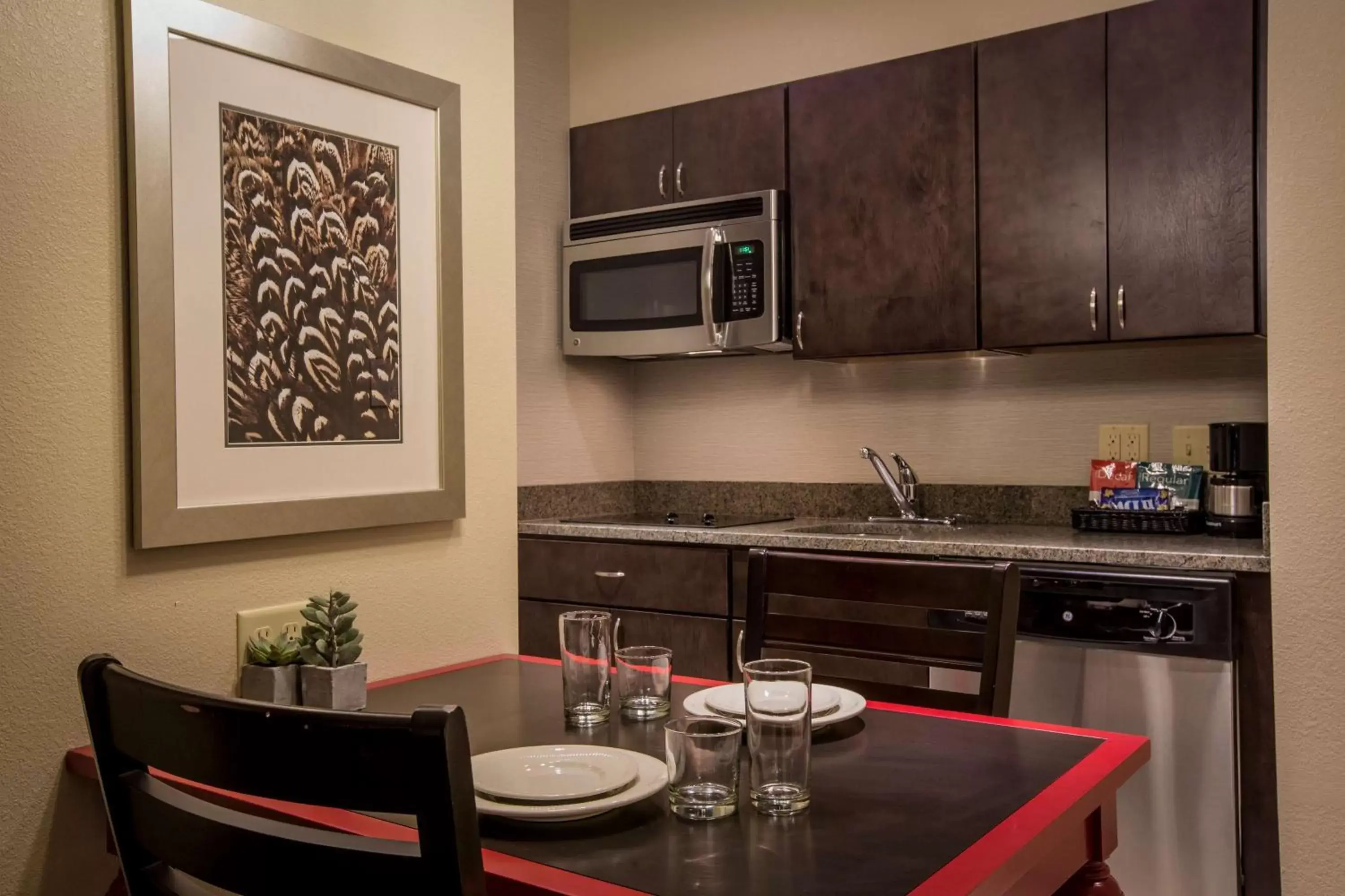 Dining area, Kitchen/Kitchenette in Homewood Suites by Hilton Charlotte Ballantyne, NC