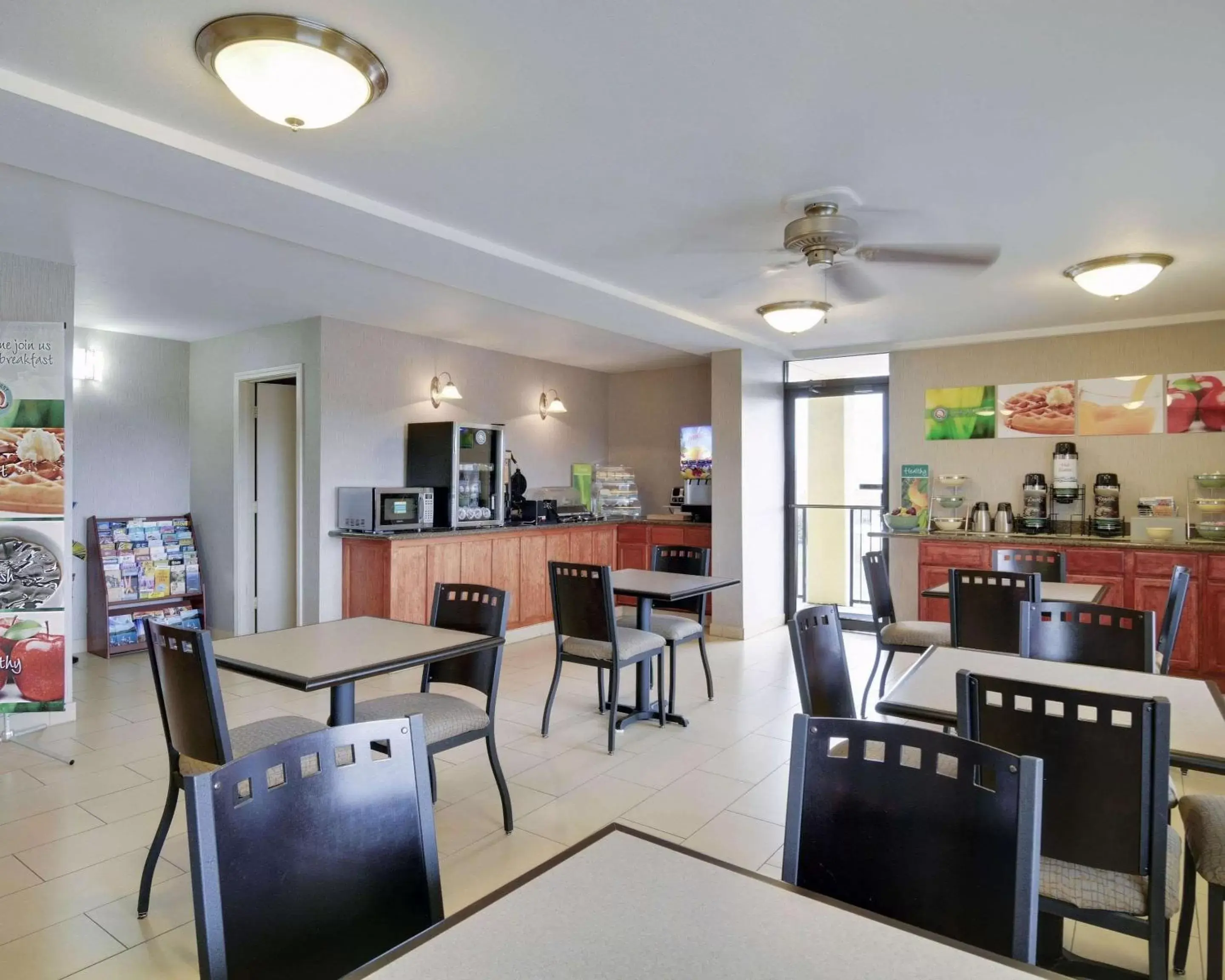 Restaurant/places to eat in Quality Inn & Suites Clarksville Restaurant/places to eat in Quality Inn & Suites Clarksville