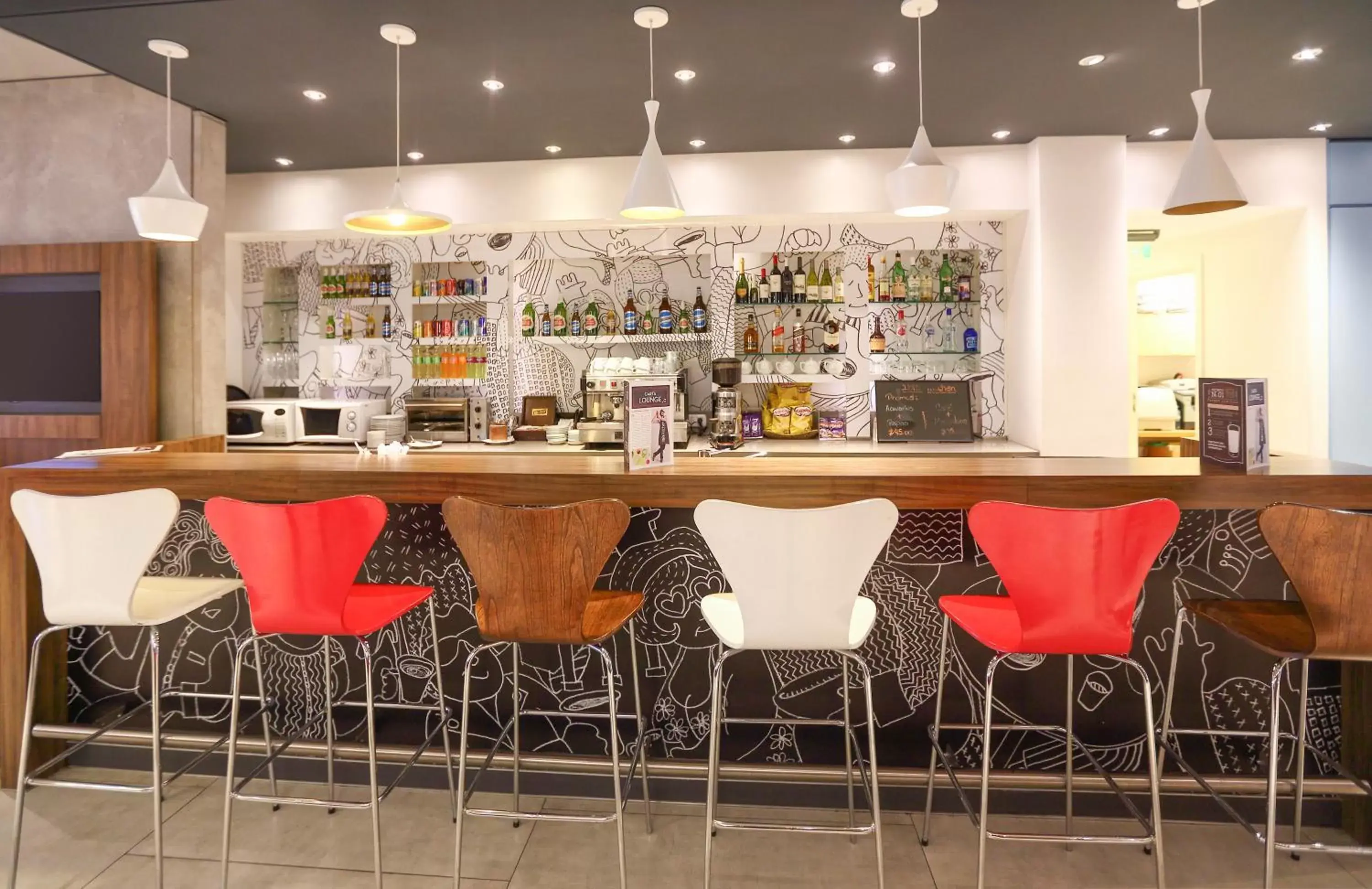 Lounge or bar in ibis Buenos Aires Obelisco Lounge or bar in ibis Buenos Aires Obelisco
