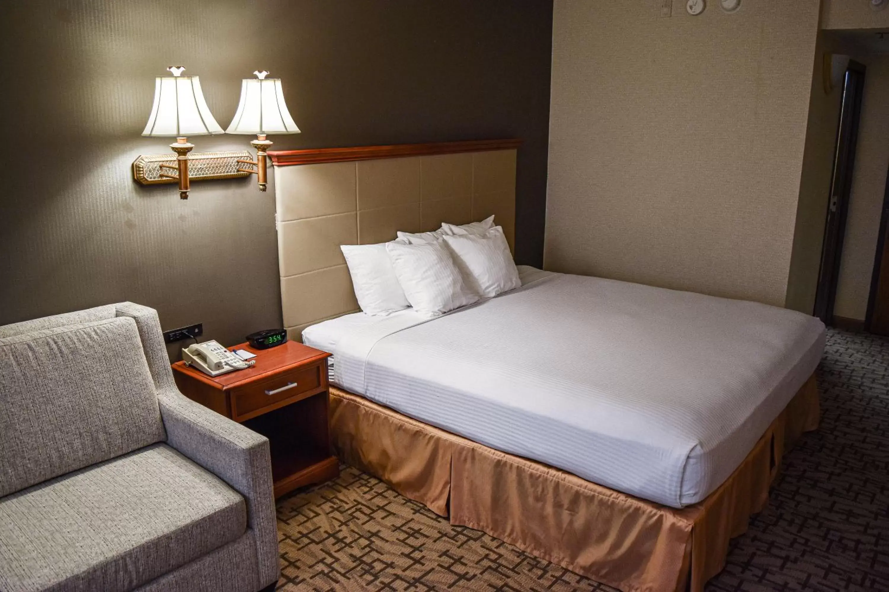 Bedroom, Bed in Comfort Inn & Suites Downtown Tacoma