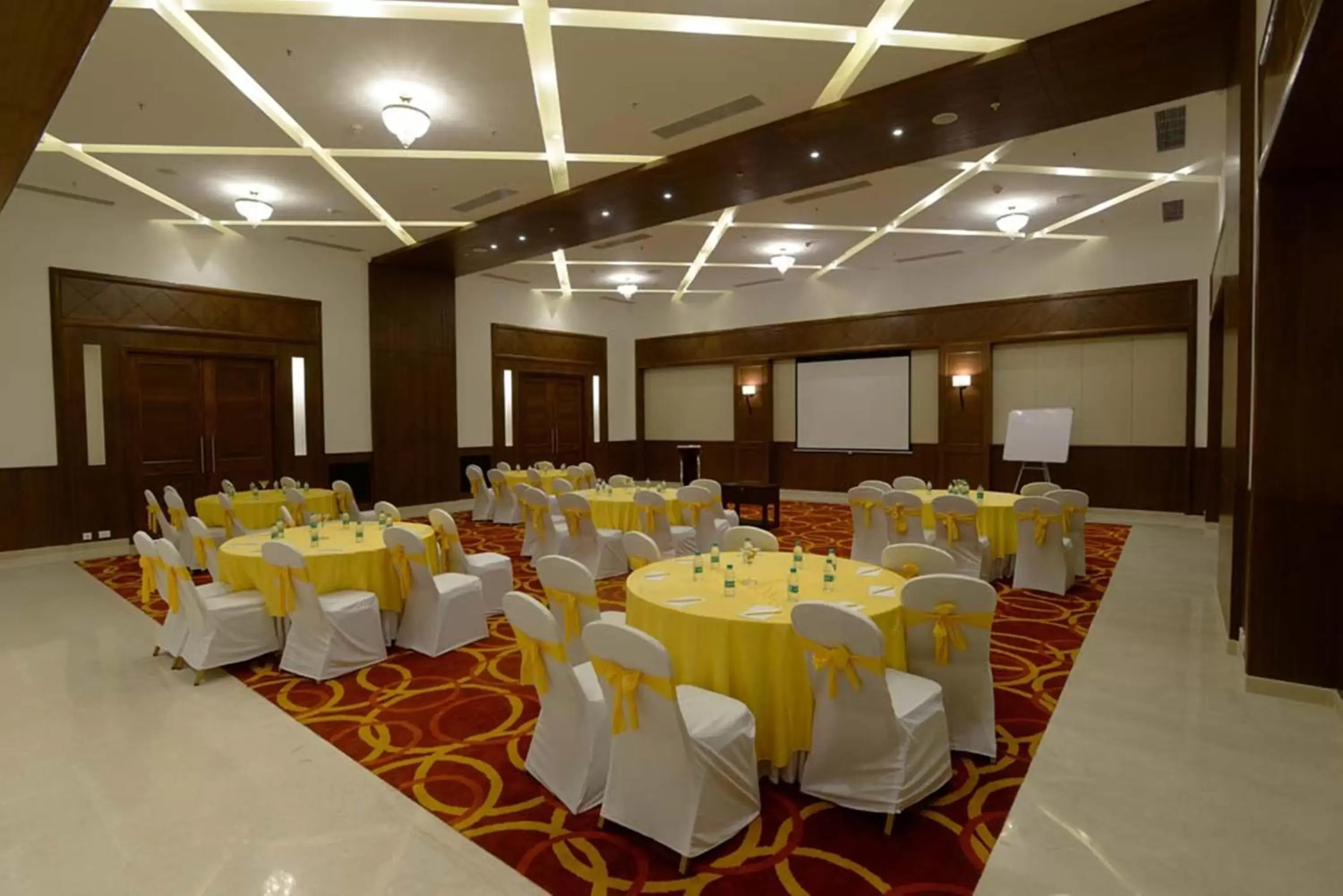 Banquet/Function facilities, Banquet Facilities in Lemon Tree Hotel Coimbatore