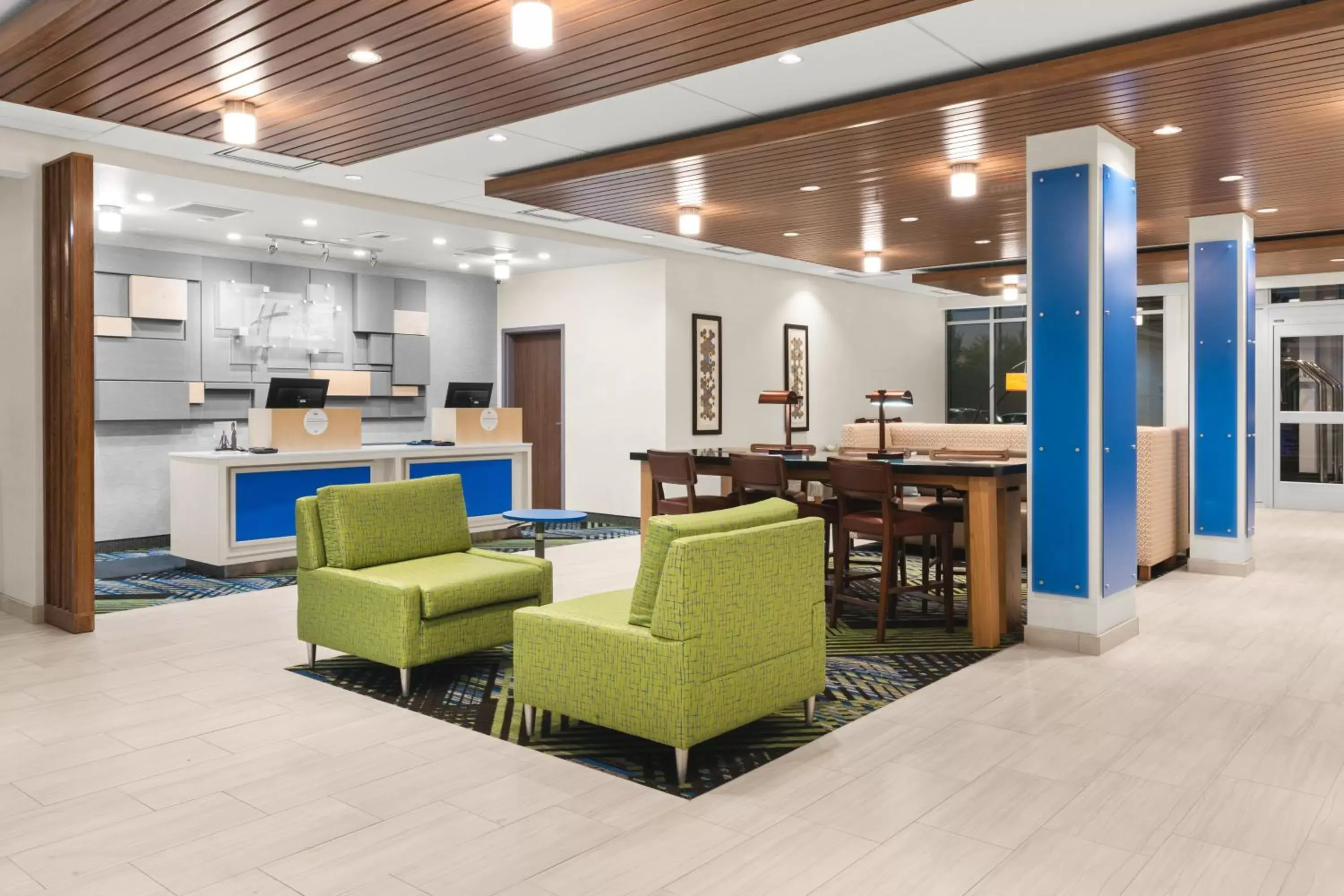 Property building, Seating Area in Holiday Inn Express & Suites - Suisun City, an IHG Hotel