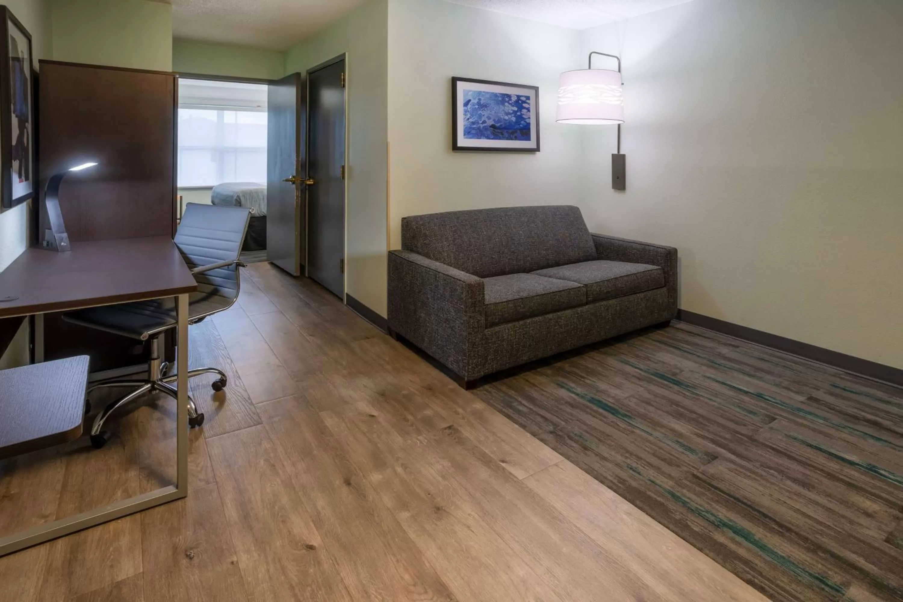 Bed in Wingate by Wyndham Waldorf - Washington DC Area