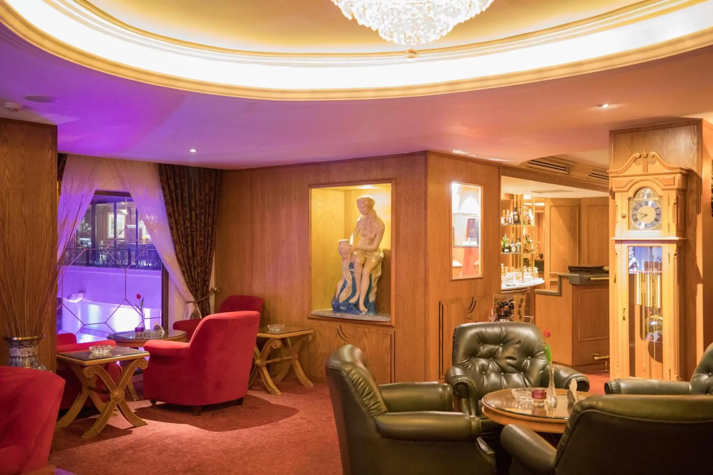 Lounge or bar, Lobby/Reception in Amman International Hotel