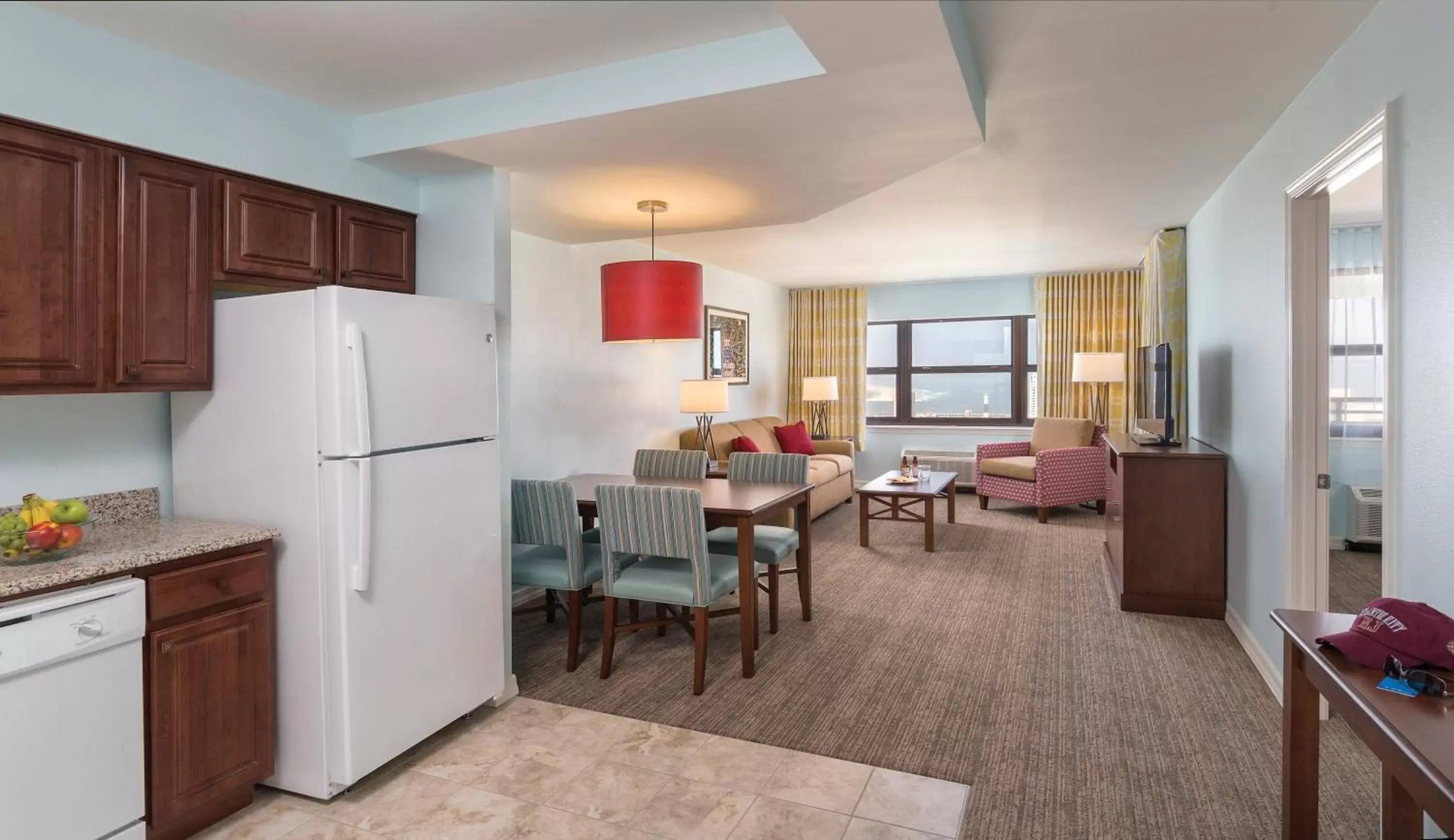 Living room, Kitchen/Kitchenette in Club Wyndham Skyline Tower