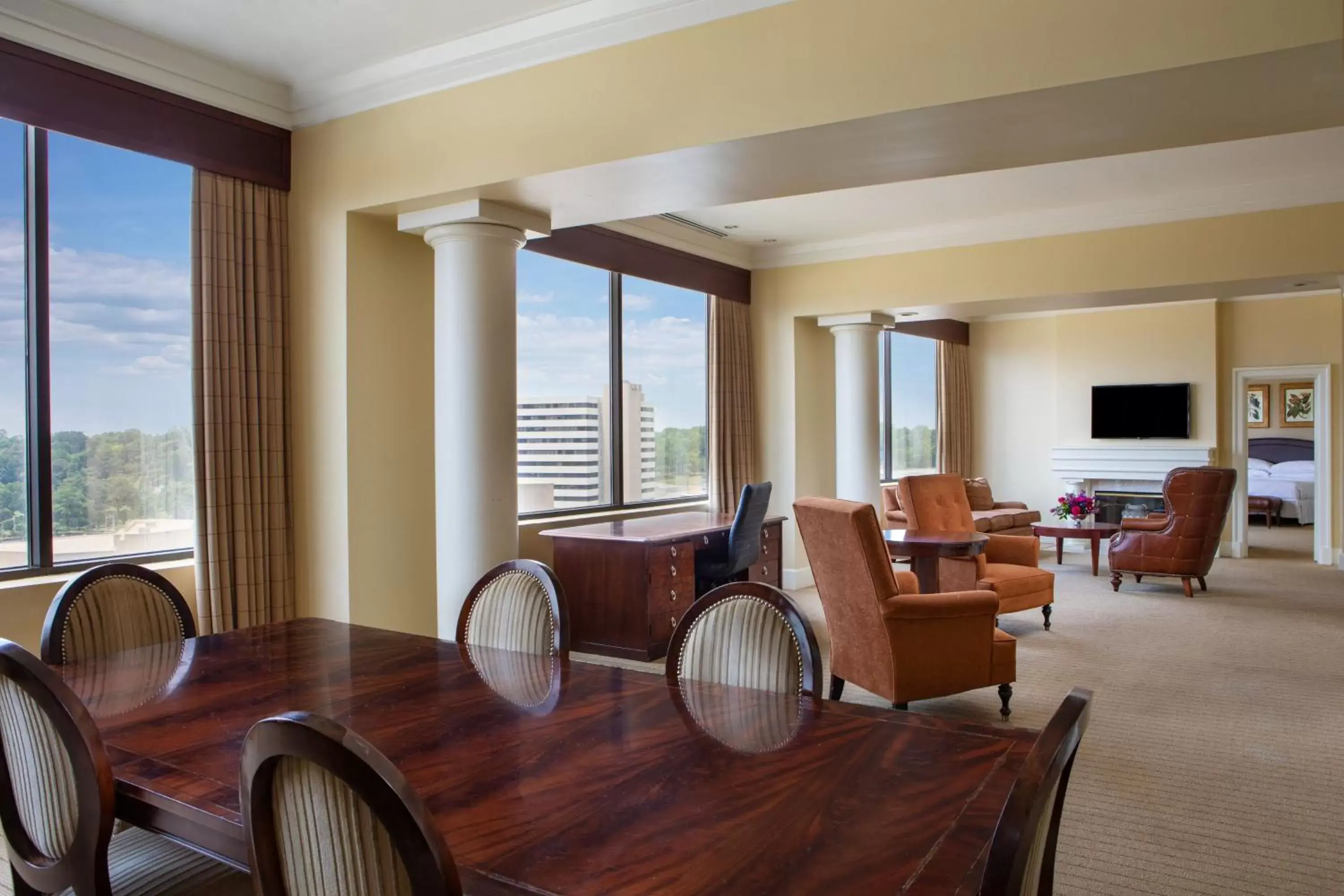 Bedroom, Seating Area in Sheraton Birmingham