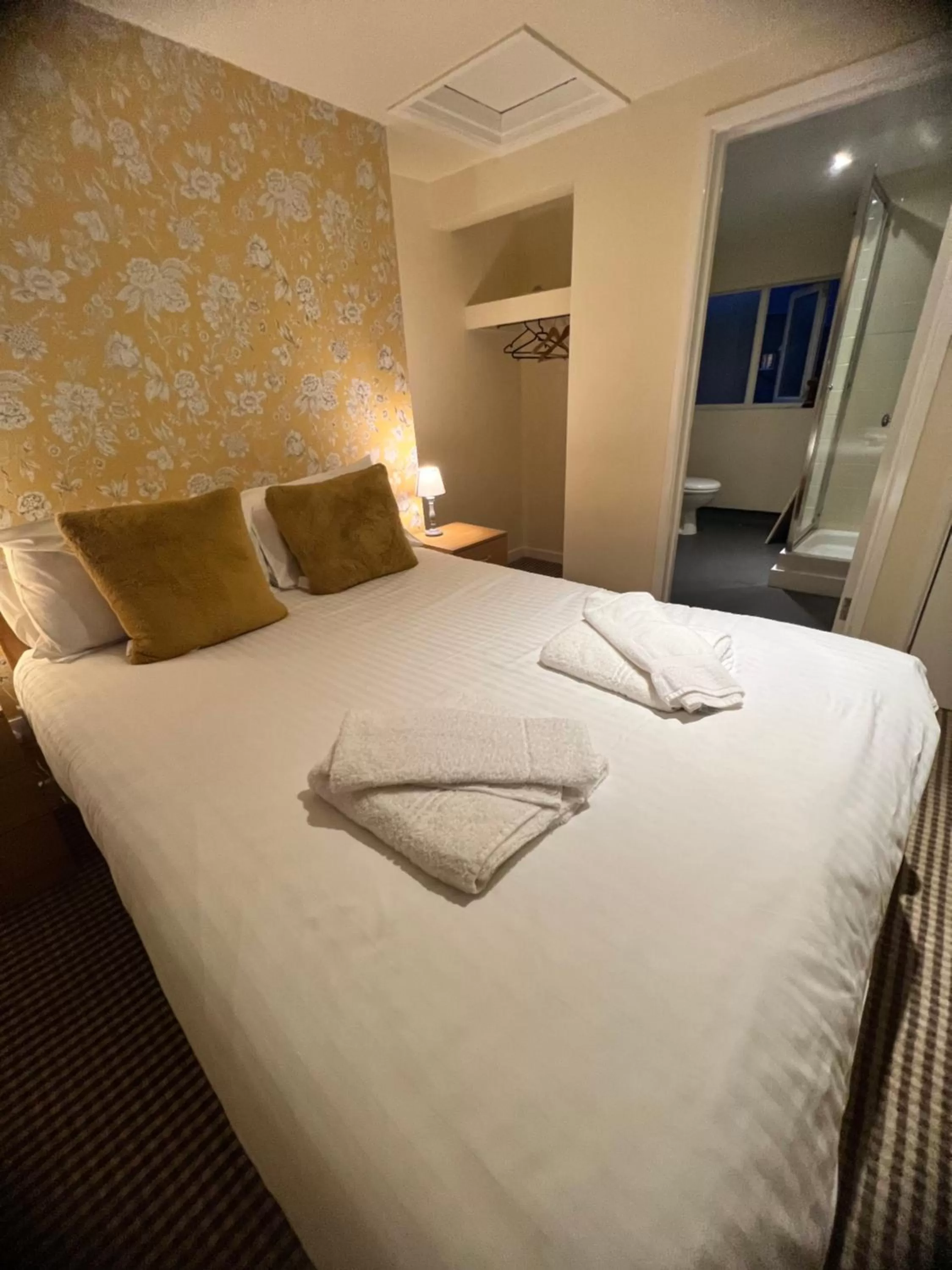 Bed in The Lord Grenfell