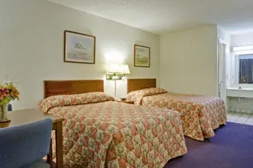 Bed in Americas Best Value Inn Dayton
