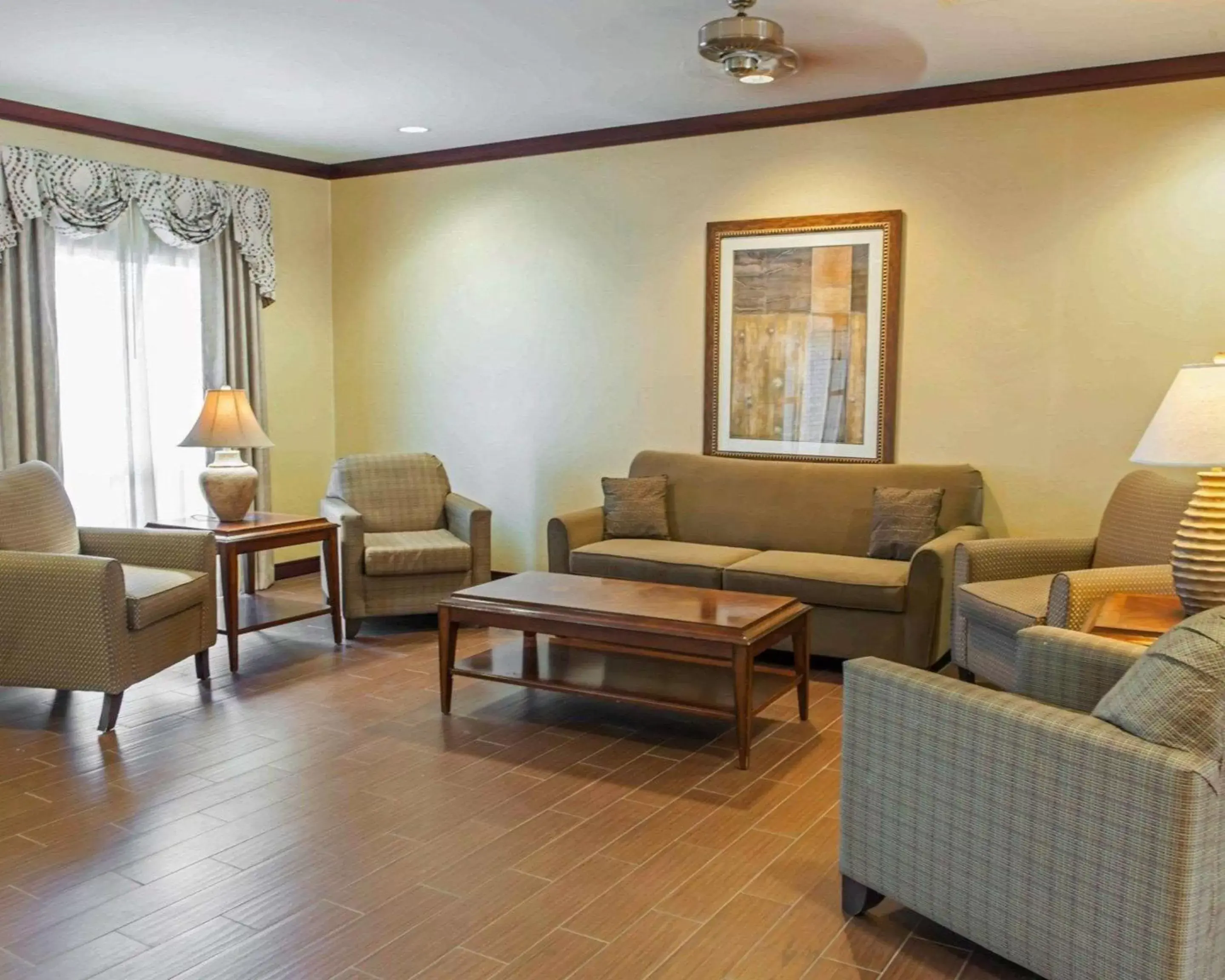 Lobby or reception, Seating Area in Comfort Suites Southport