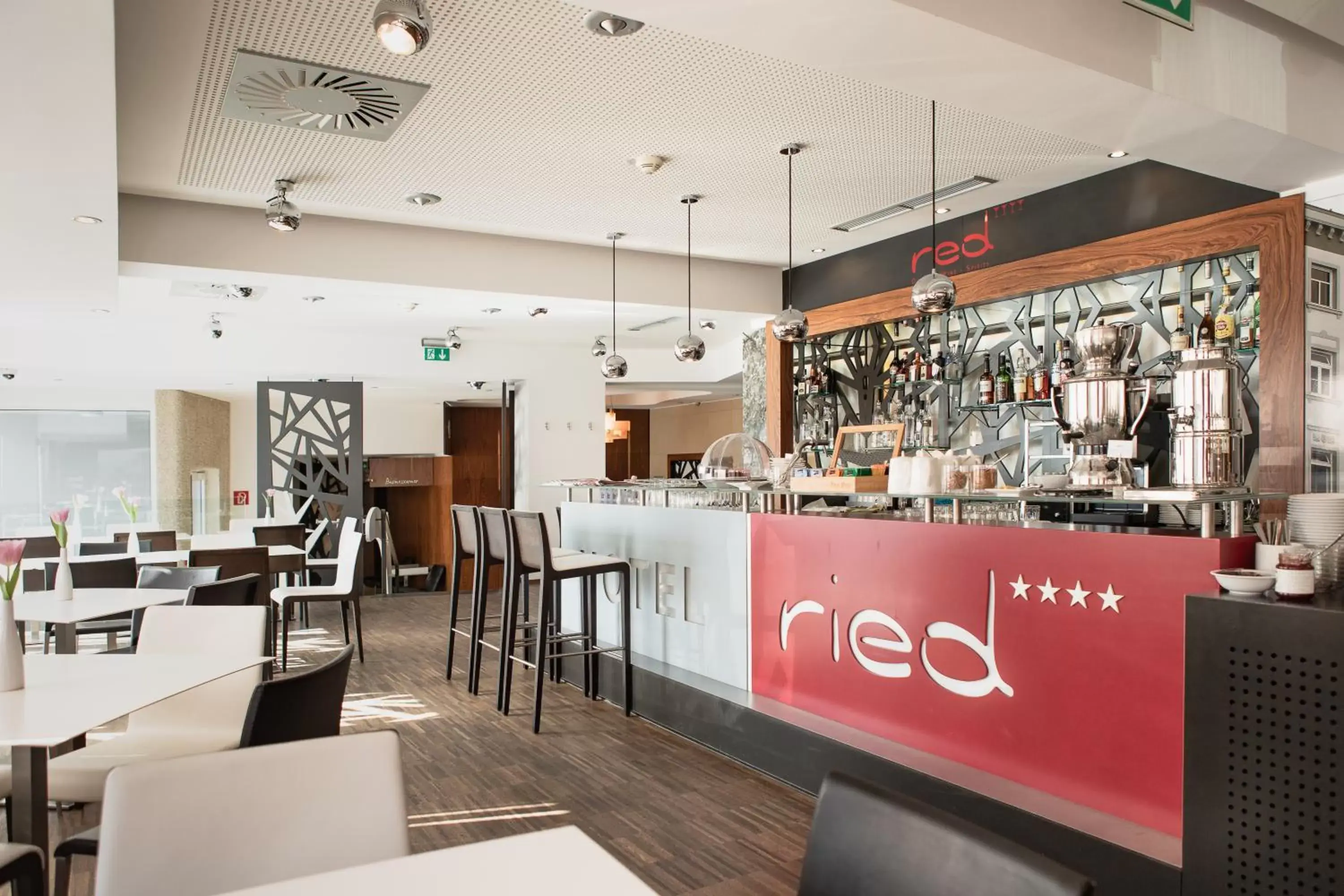 Restaurant/Places to Eat in H+ Hotel Ried