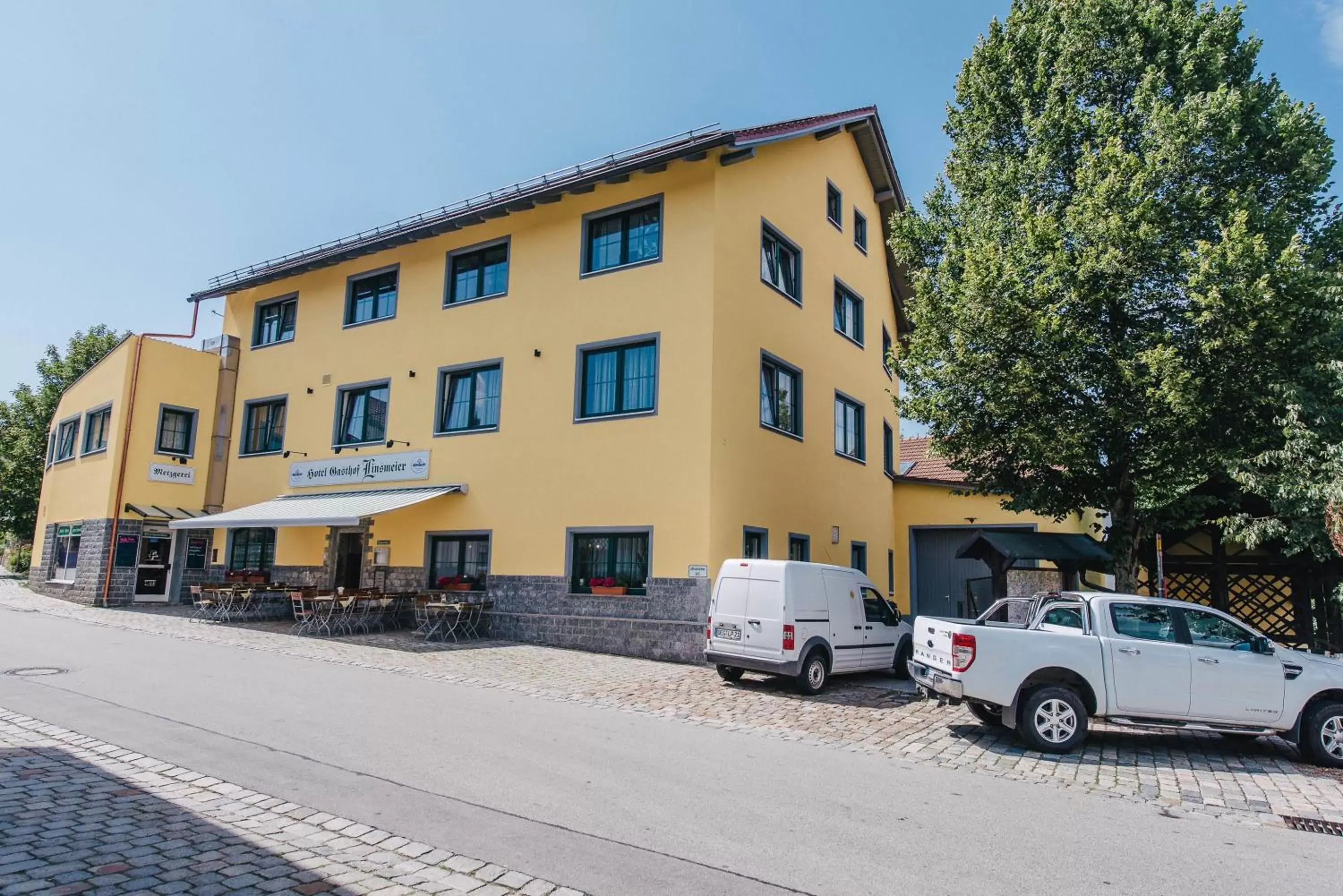 Facade/entrance, Property Building in Gasthof Metzgerei Linsmeier