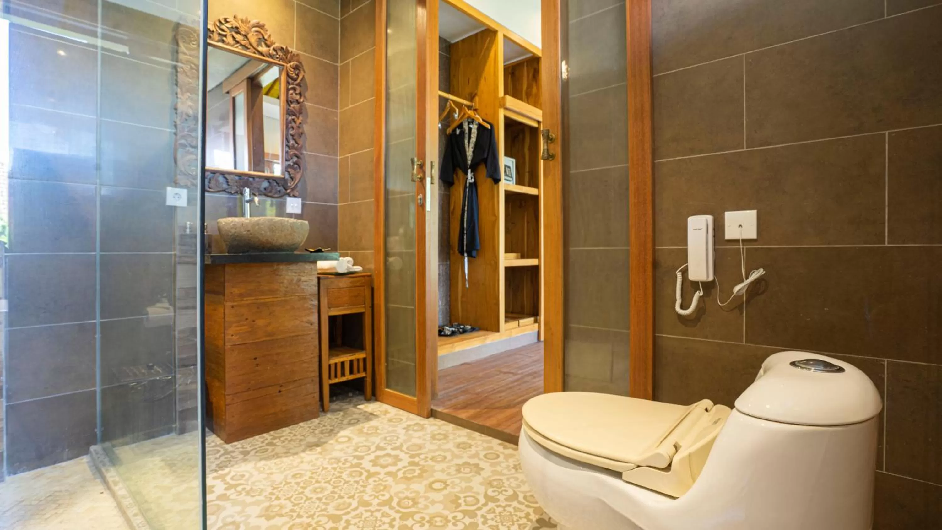 Toilet in KajaNe Mua at Ubud Bali