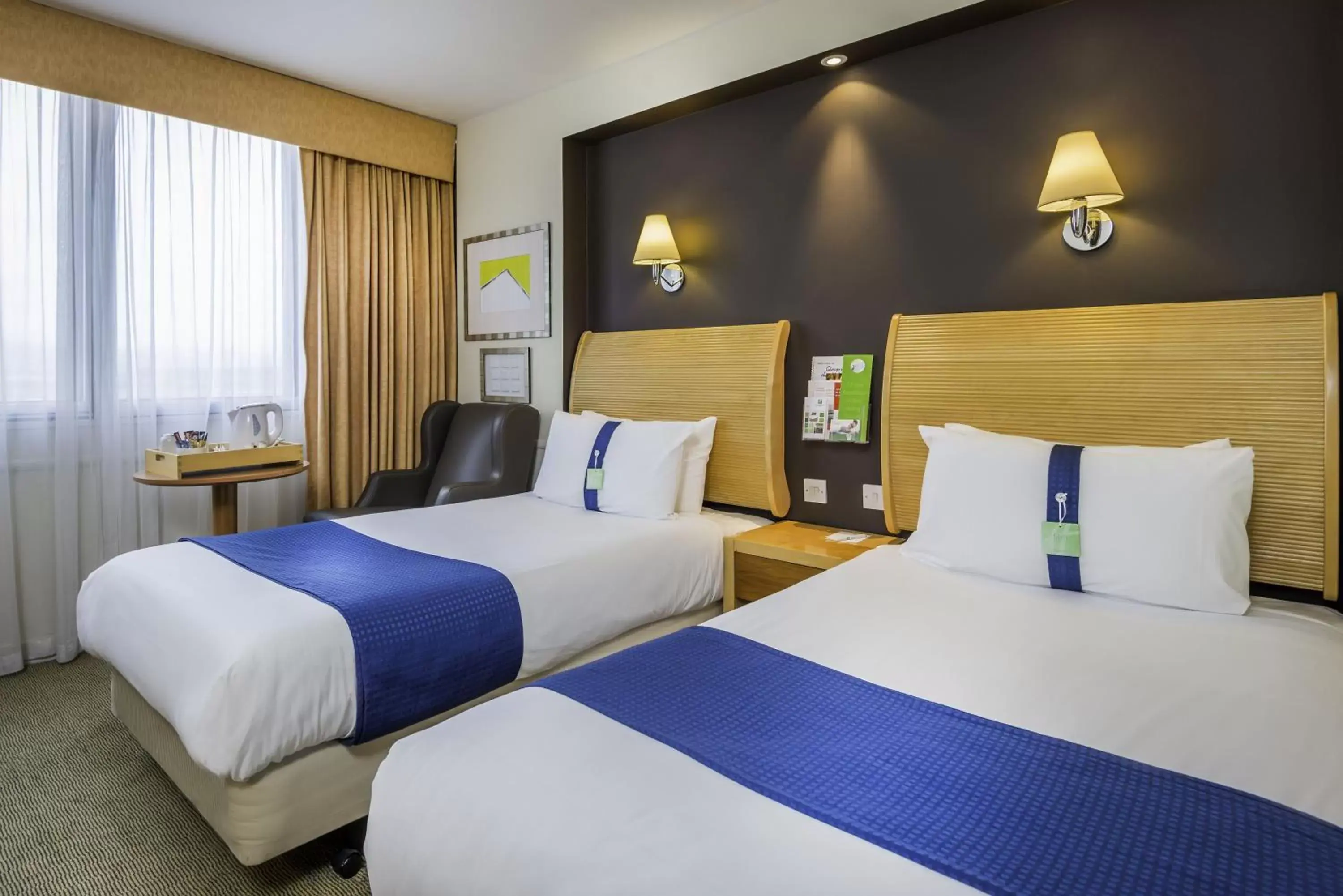 Photo of the whole room, Bed in Holiday Inn - Glasgow Airport, an IHG Hotel