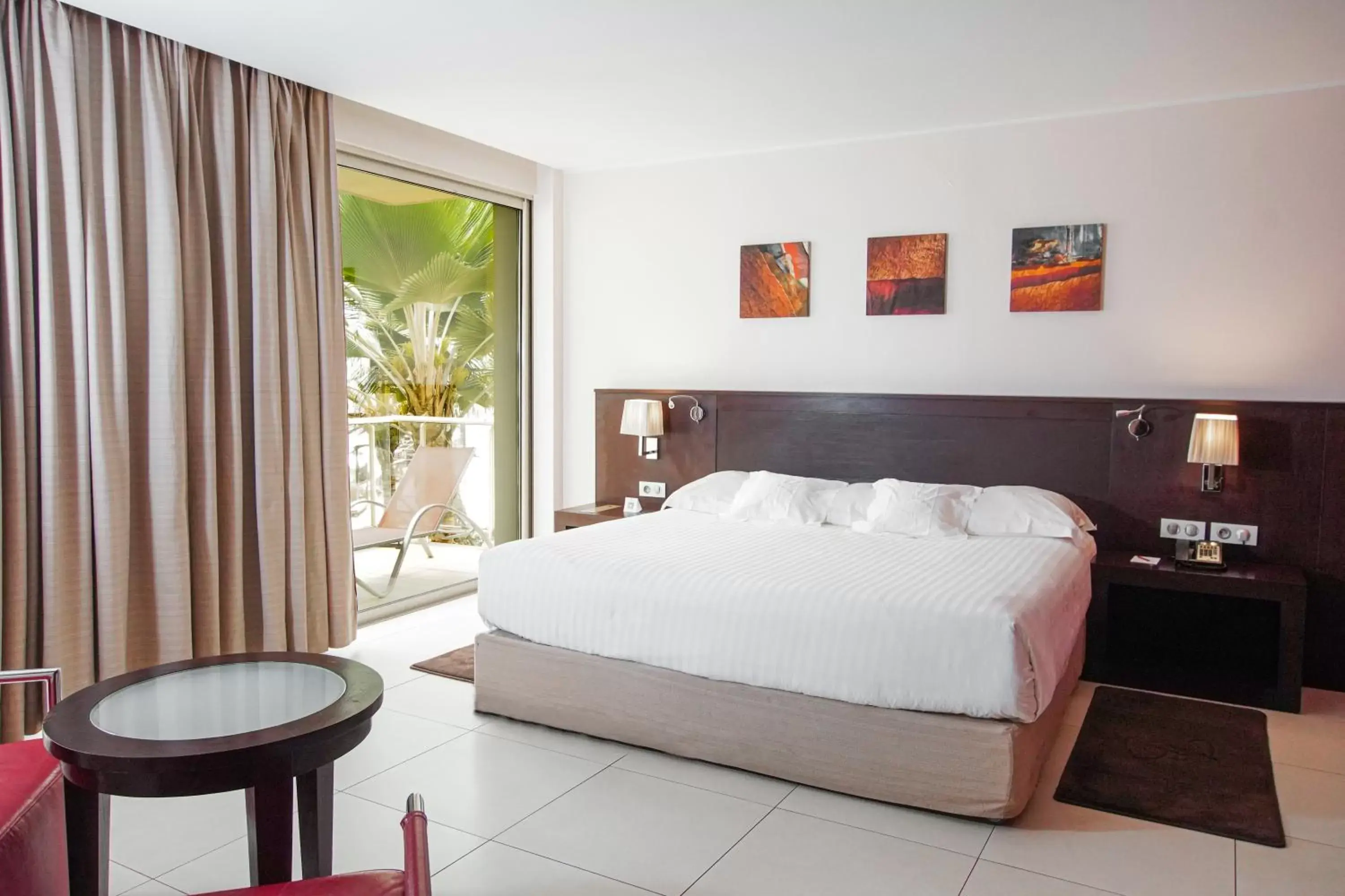 Bed in Terrou-Bi Bed in Terrou-Bi