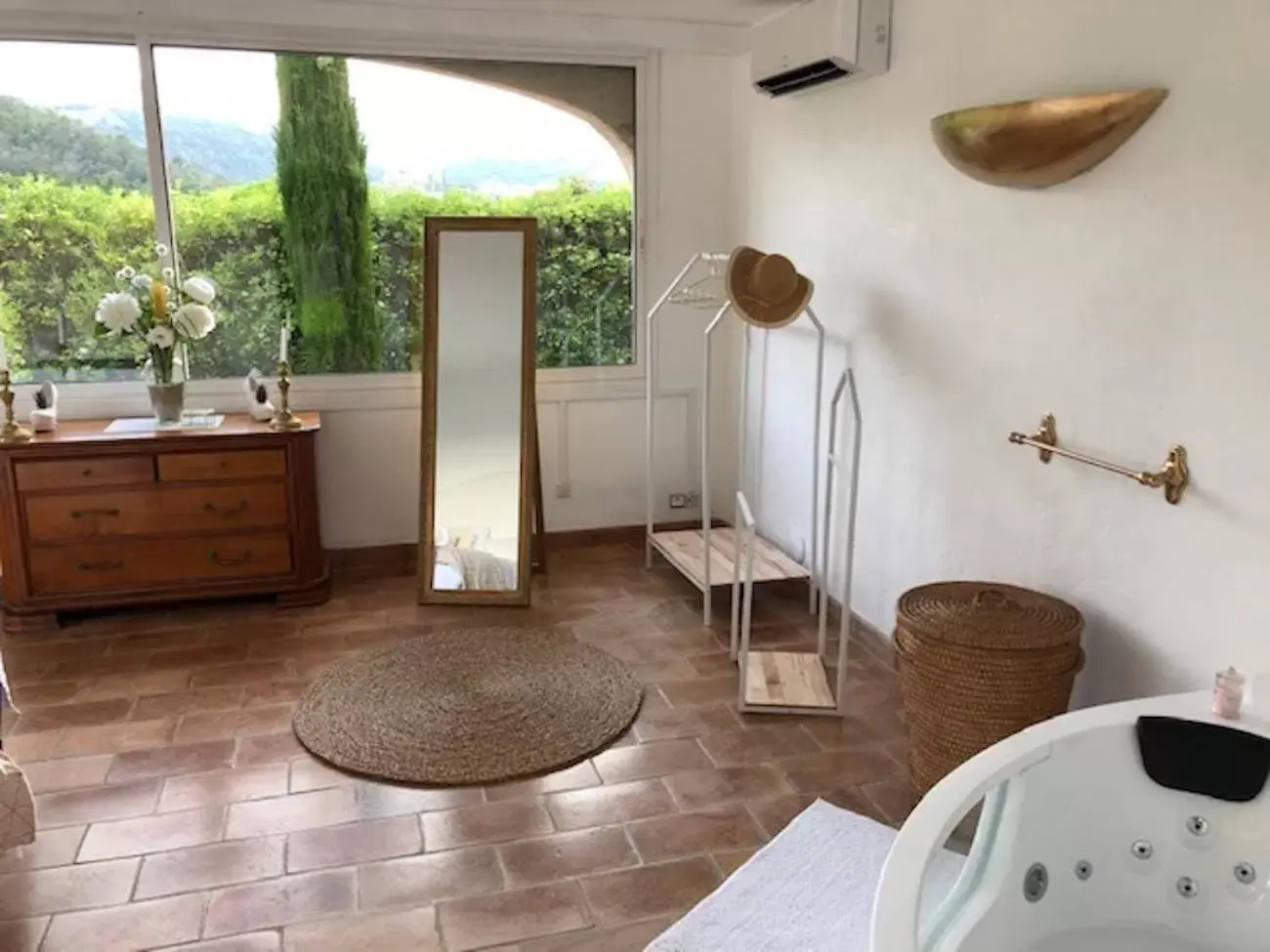 Hot Tub, Bathroom in villa santa rita