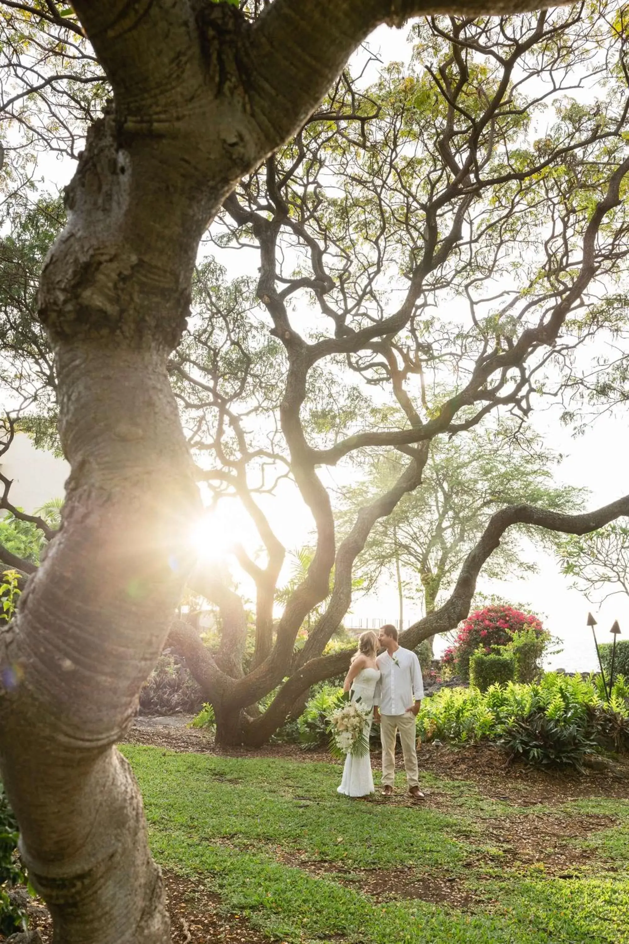 wedding in Outrigger Kona Resort and Spa