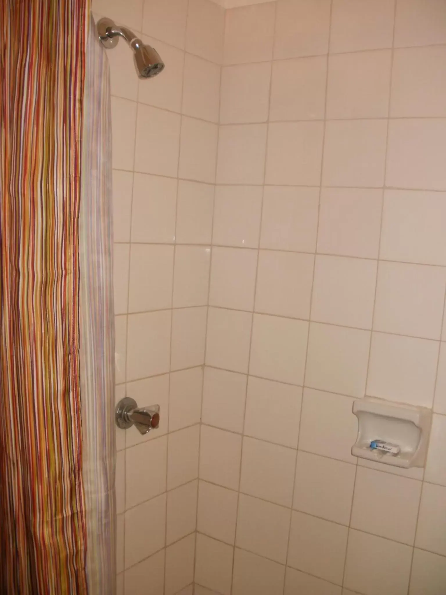 Bathroom in Pineapple Court Hotel