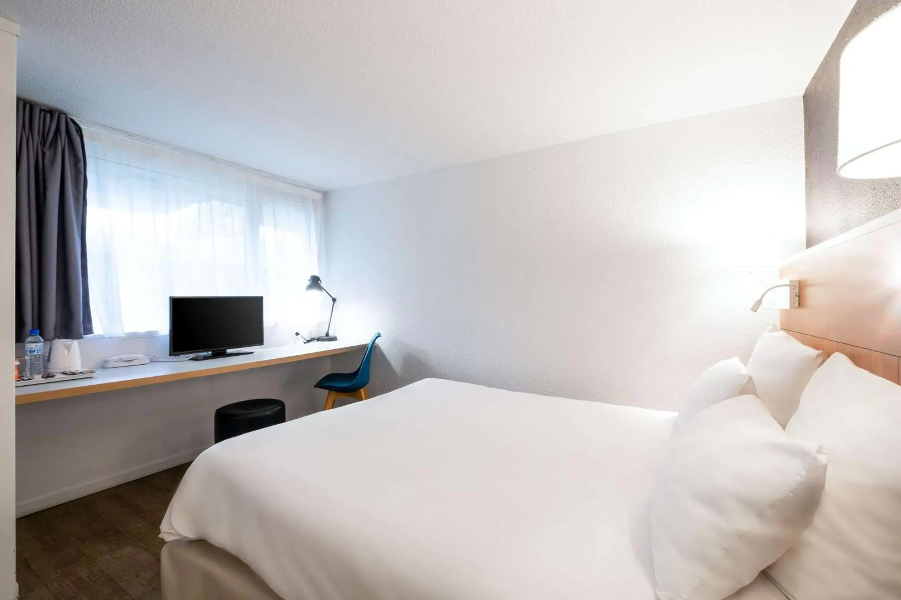 Photo of the whole room, Bed in Comfort Hotel Rungis - Orly