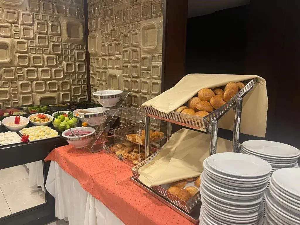 Breakfast, Food in Fuar Hotel