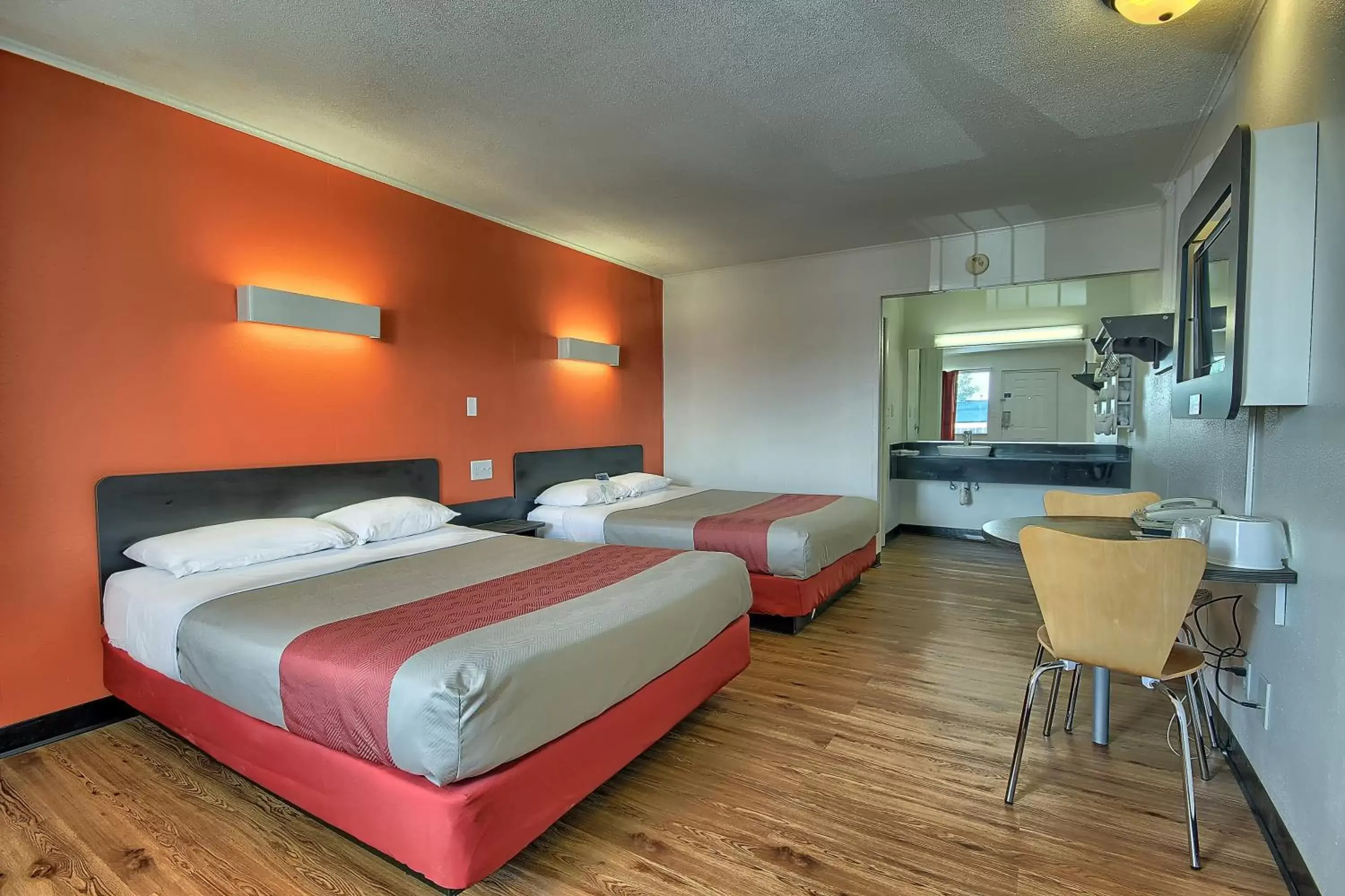 Bedroom in Motel 6-Lima, OH