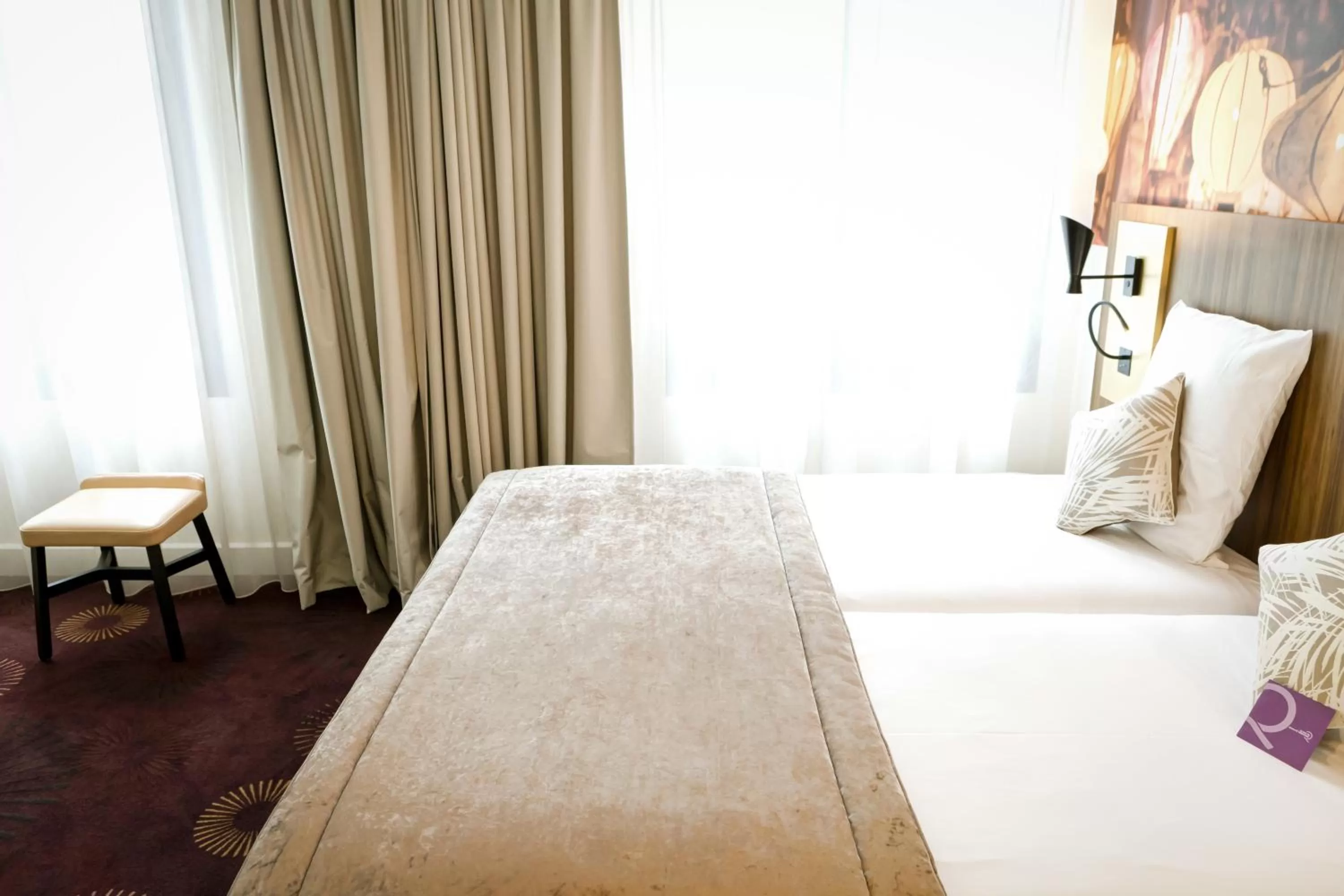 Bedroom, Bed in Mercure Lyon Centre Plaza République