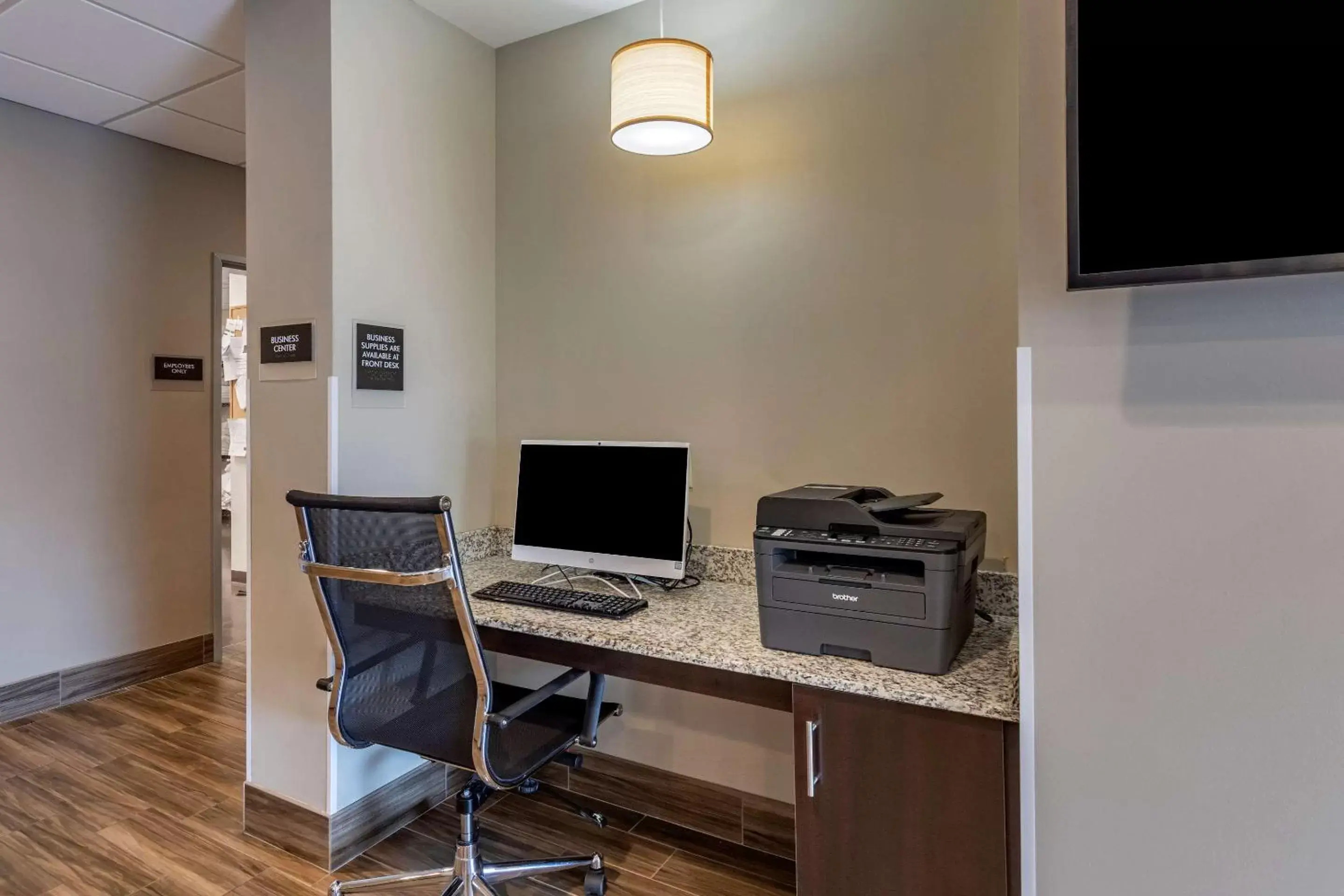 Business facilities, TV/Entertainment Center in MainStay Suites