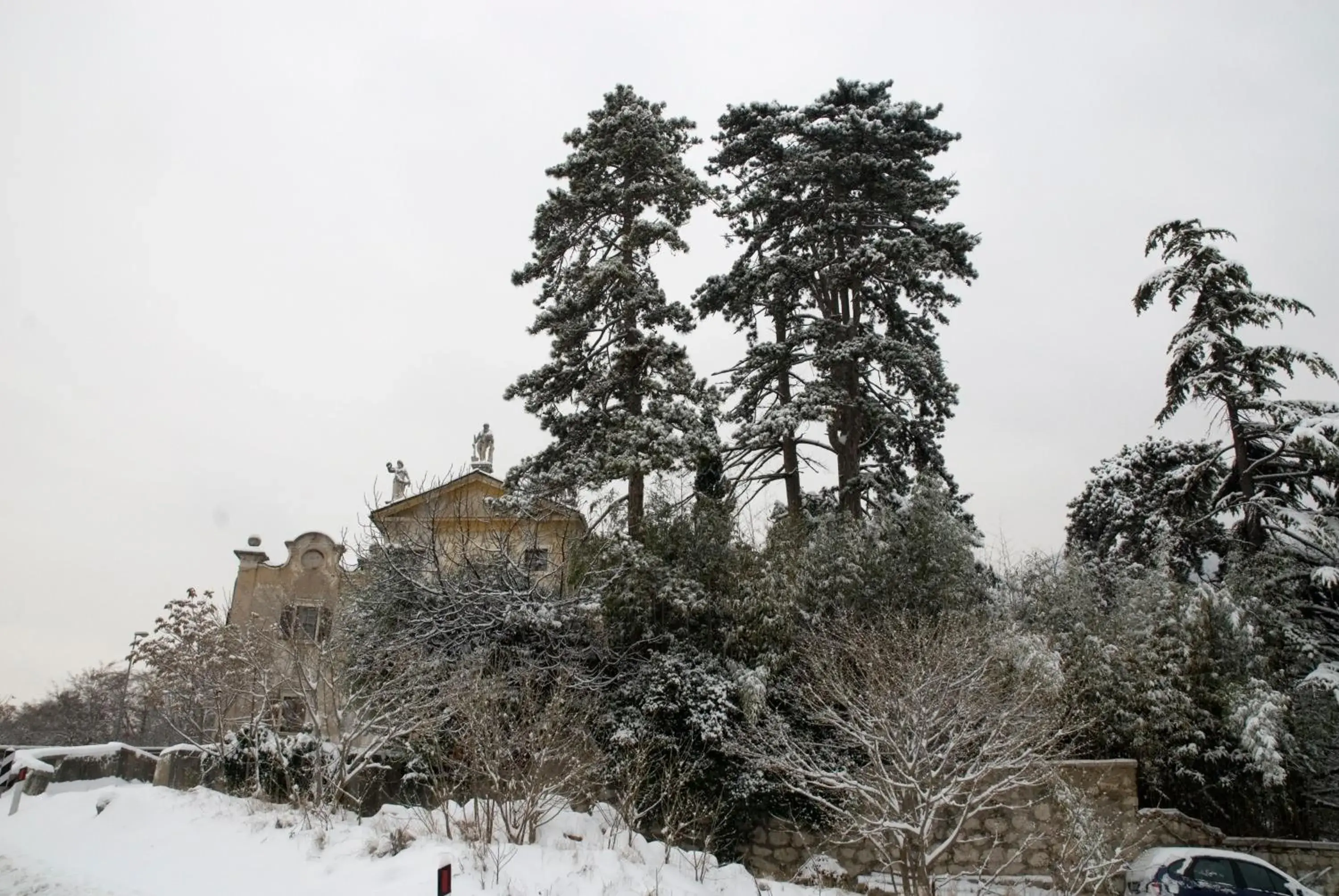 Facade/entrance, Winter in Villa Bertagnolli - Locanda Del Bel Sorriso