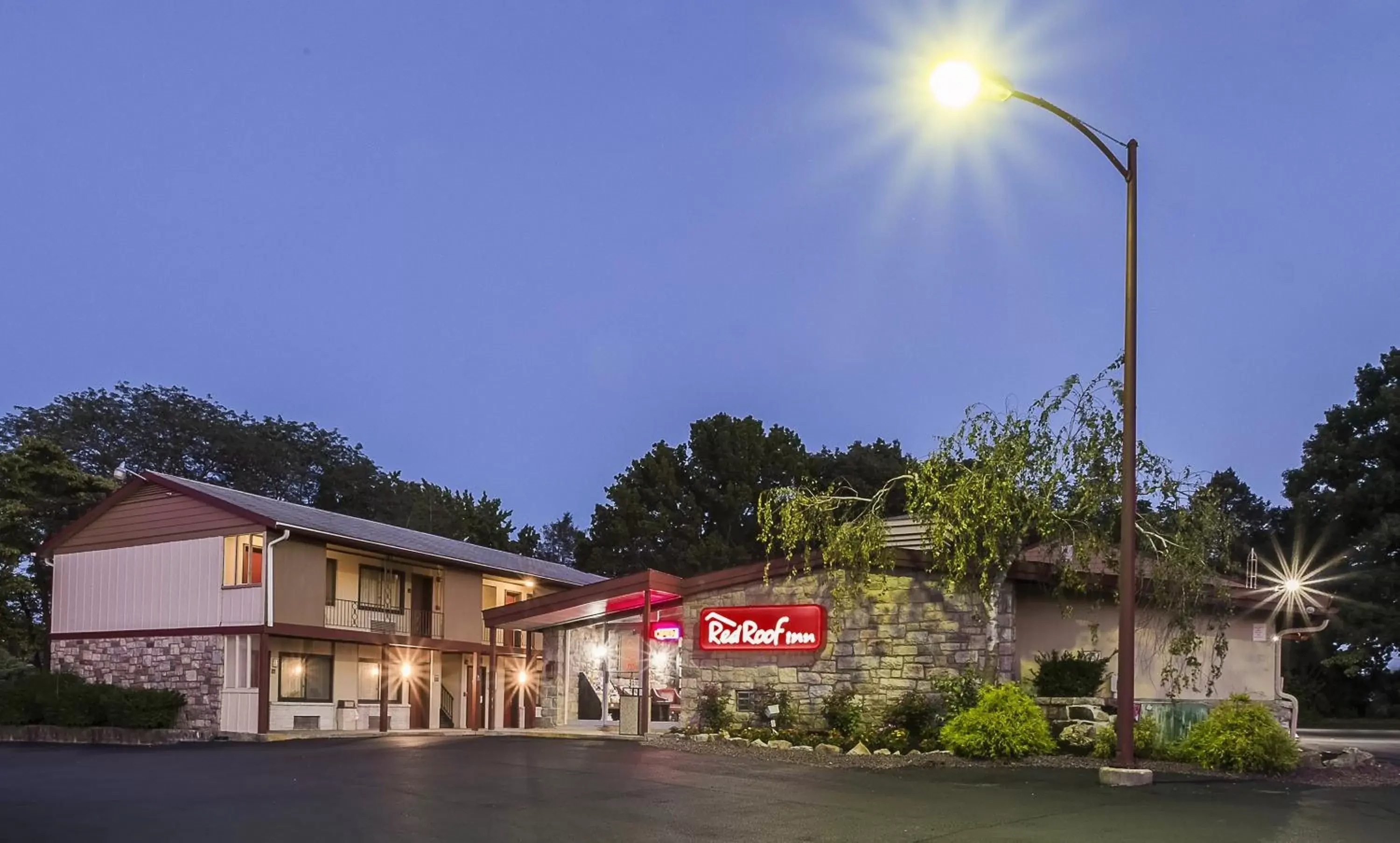 Facade/entrance, Property Building in Red Roof Inn Lancaster Strasburg