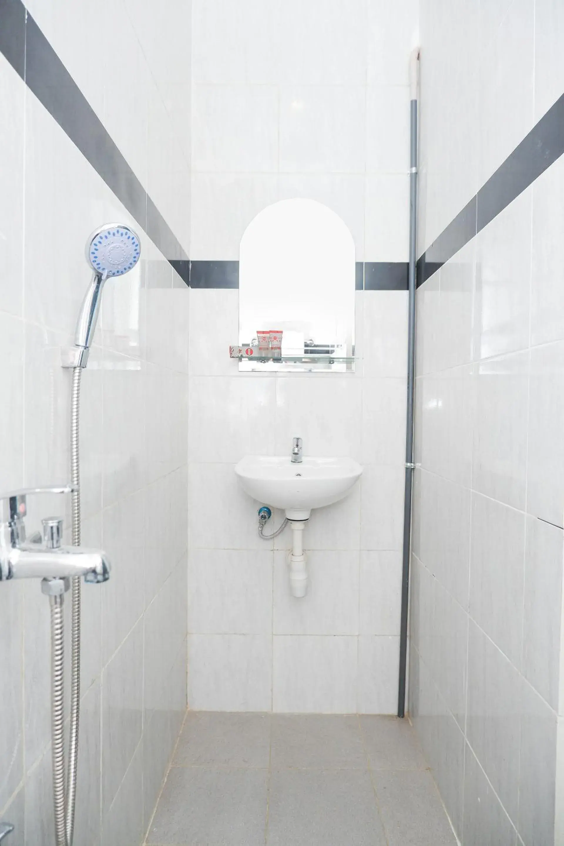 Bathroom in OYO 1217 Candi Residence