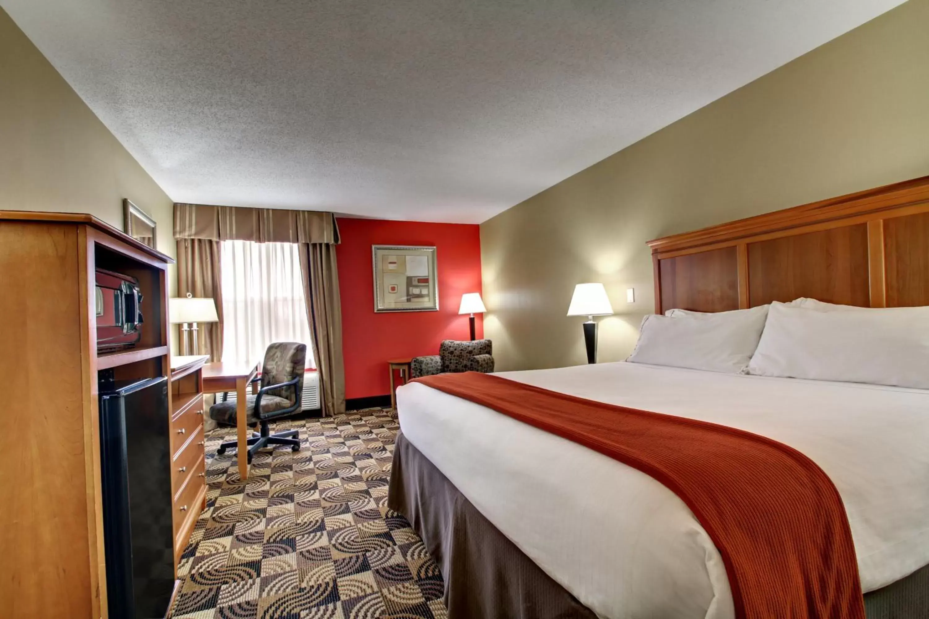 Photo of the whole room, Bed in Holiday Inn Express Hurricane Mills Waverly, an IHG Hotel