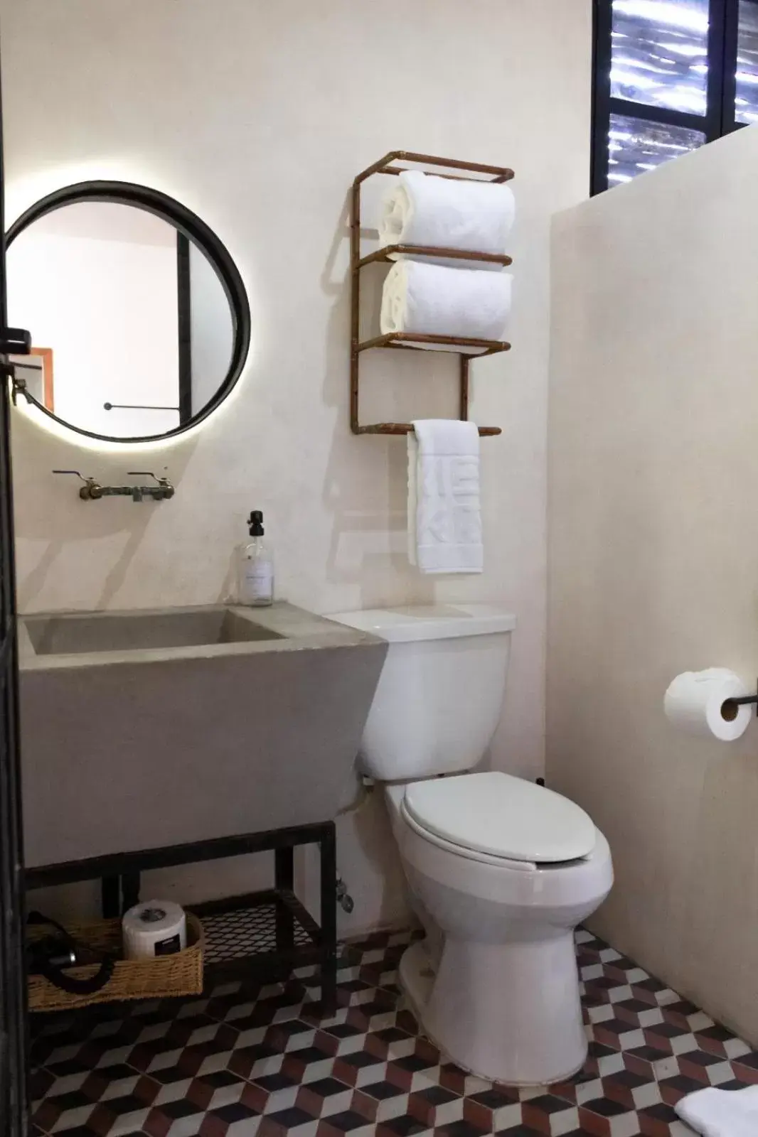 Toilet, Bathroom in Maka Hotel Boutique