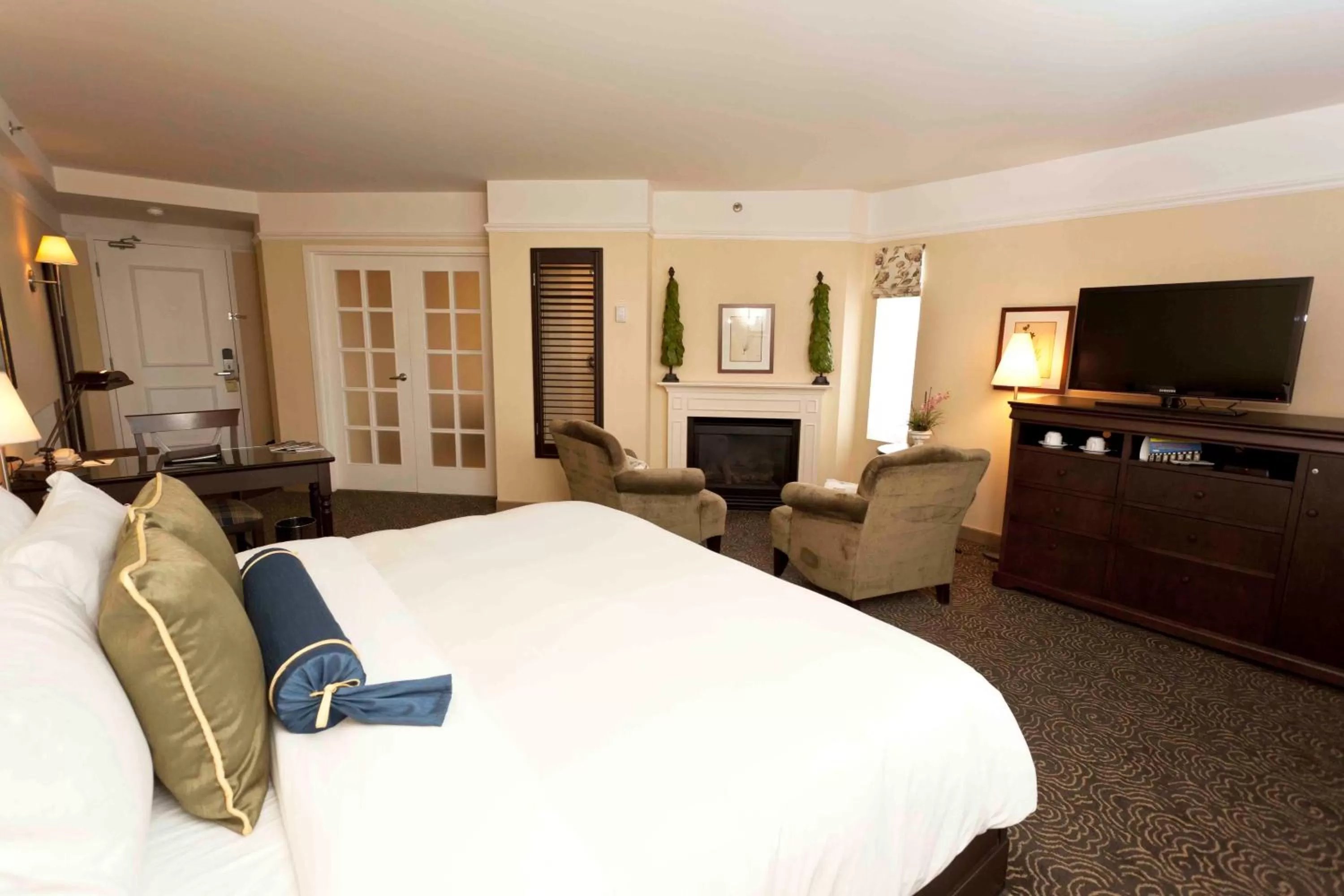 Bed in Le St-Martin Hotel & Suites