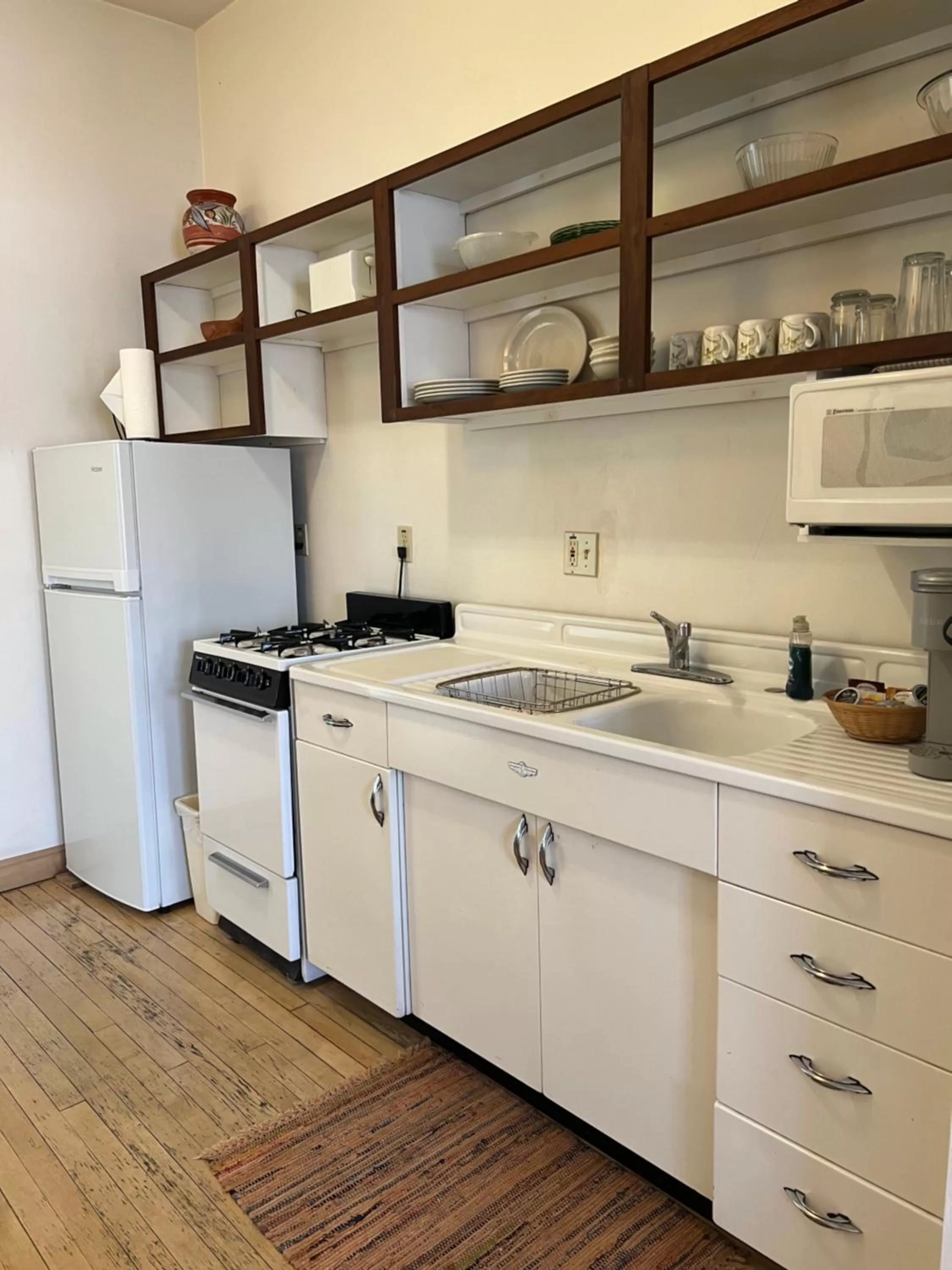 Kitchen or kitchenette in Canyon Rose Hotel