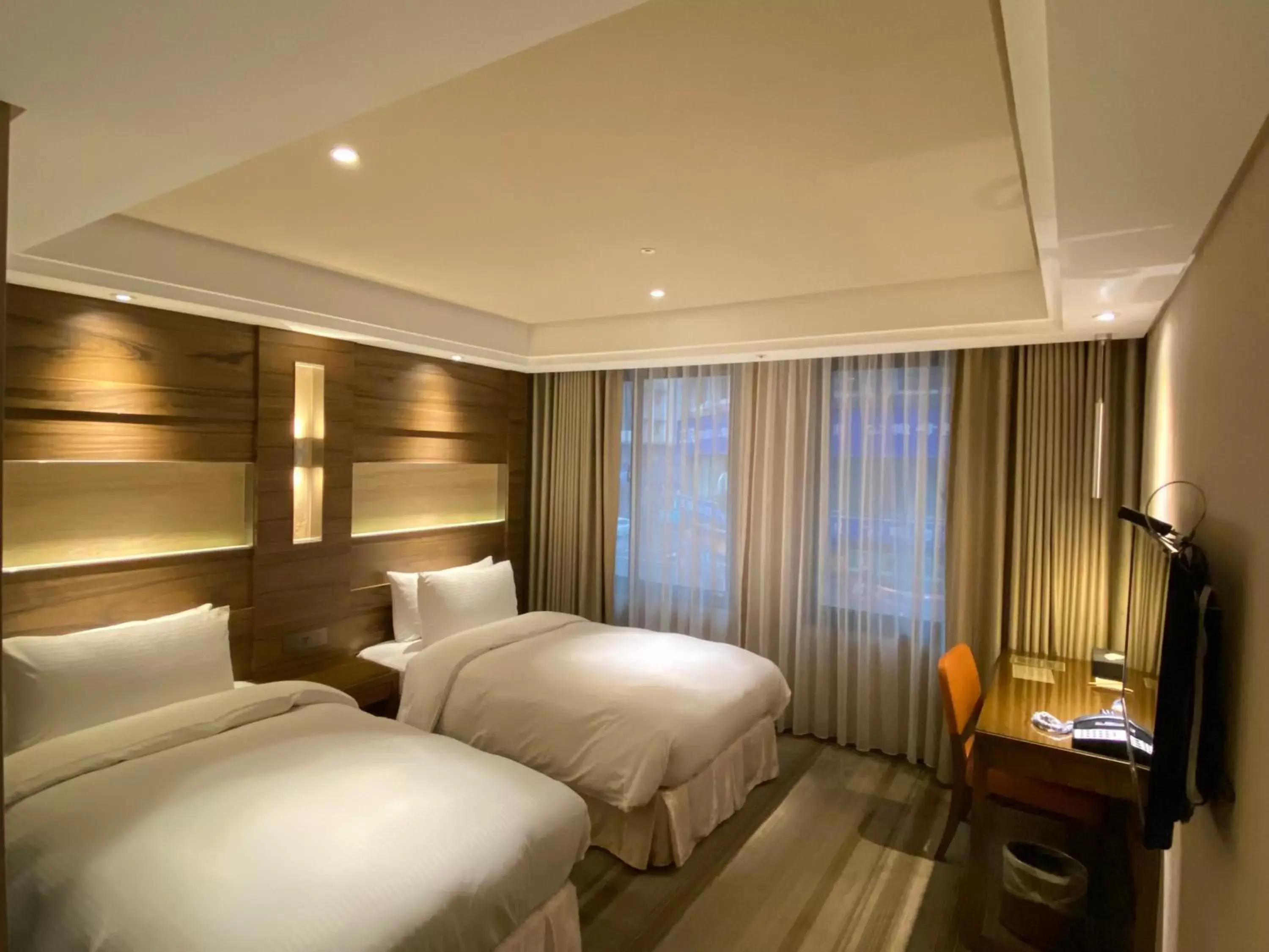 Standard Twin Room in Green World Taipei Station