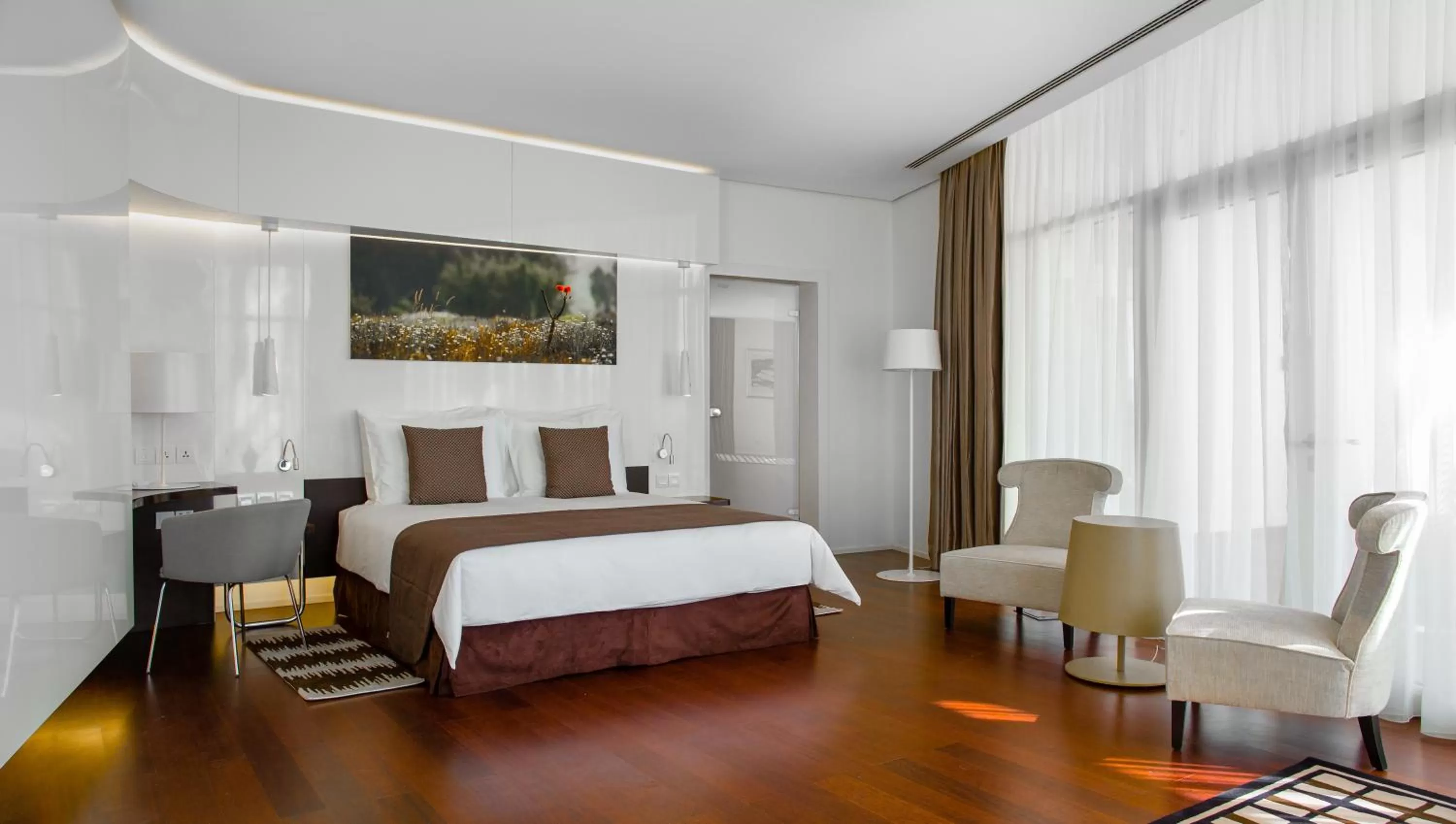 Bed in Radisson Blu Hotel & Convention Centre Kigali