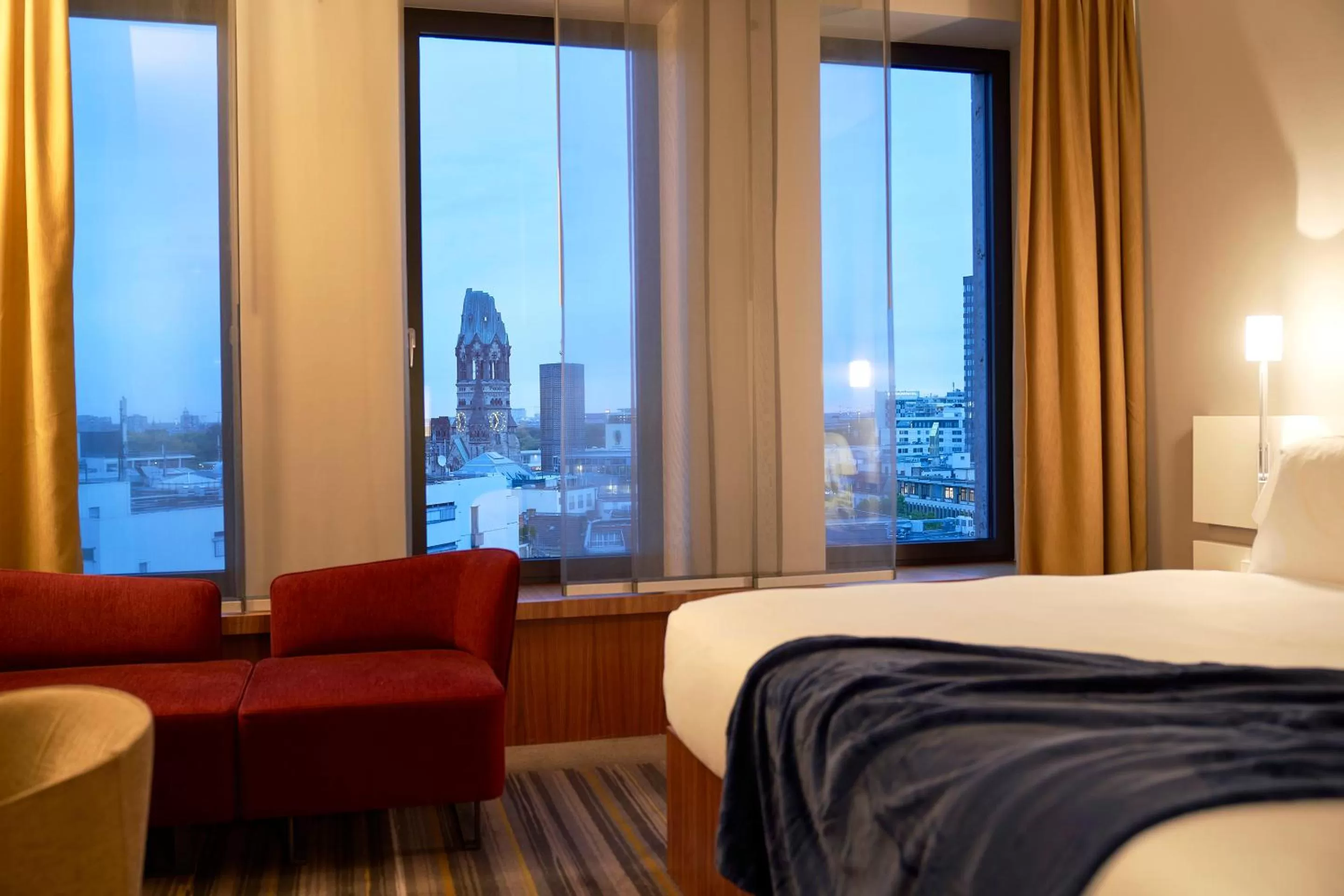 Photo of the whole room, Bed in Dorint Kurfürstendamm Berlin