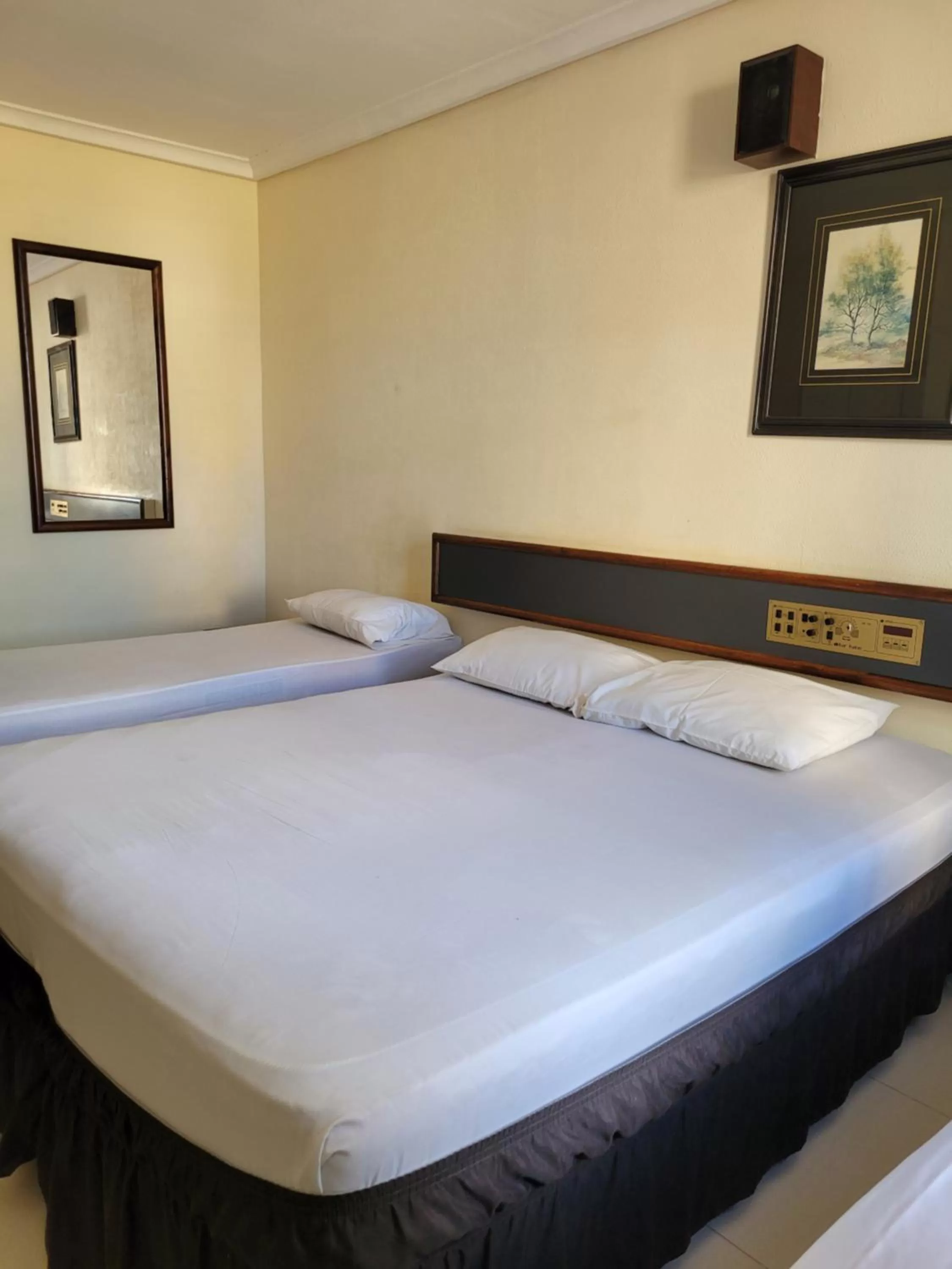 Bed in Hotel Estação Express