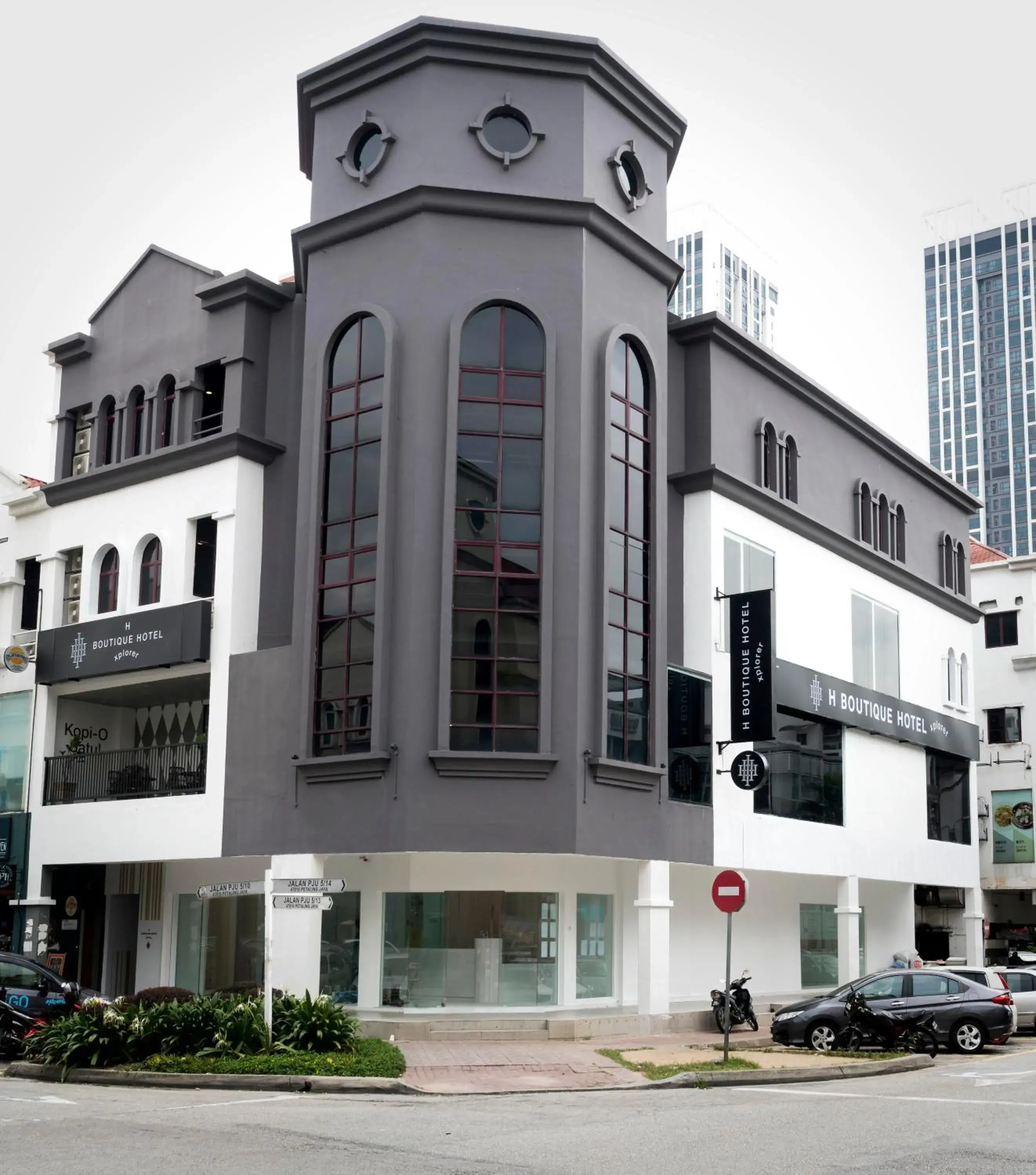 Property building in H Boutique Hotel Xplorer Kota Damansara