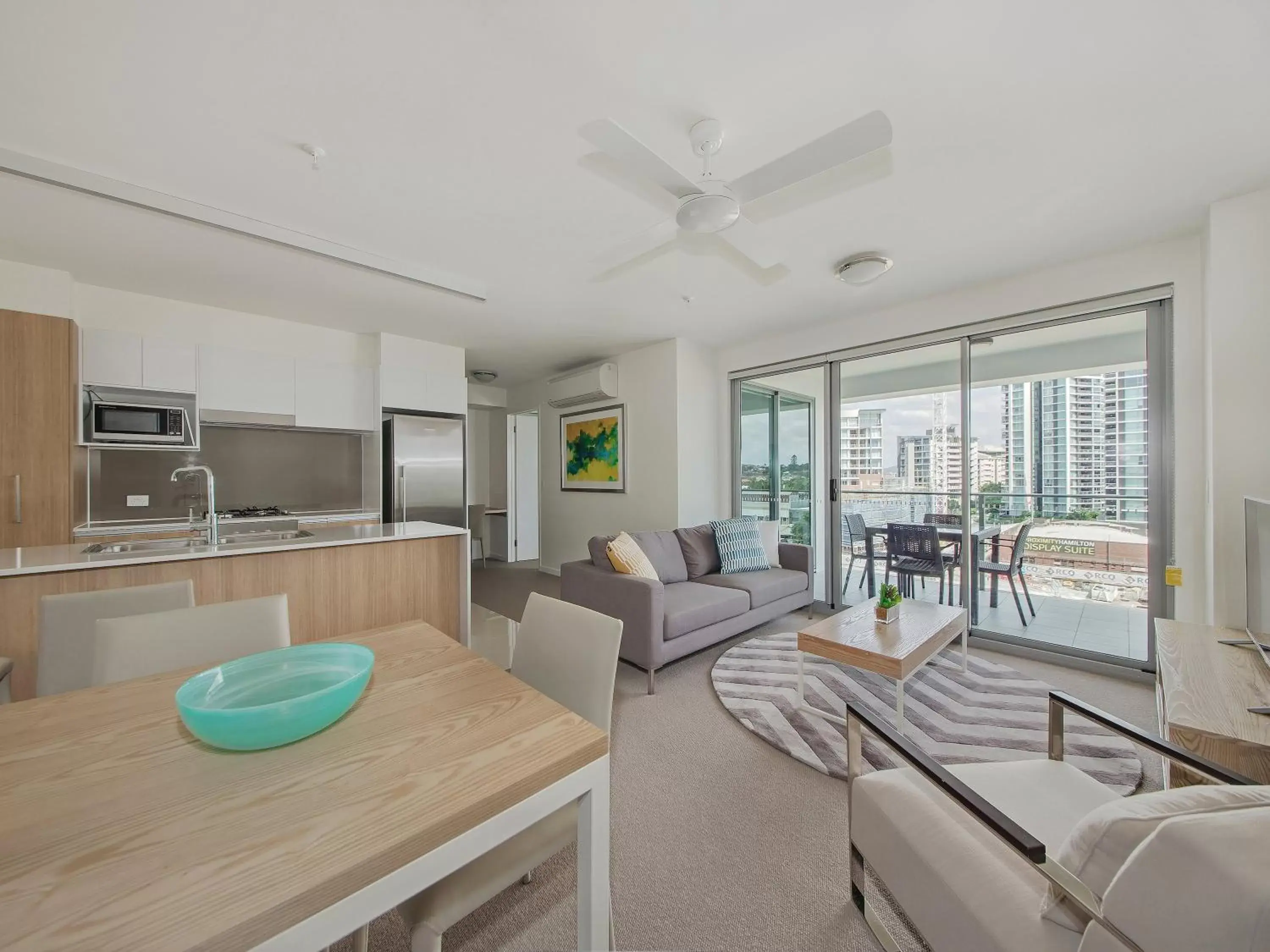 Balcony/Terrace, Seating Area in Link Portside Wharf Apartment Hotel