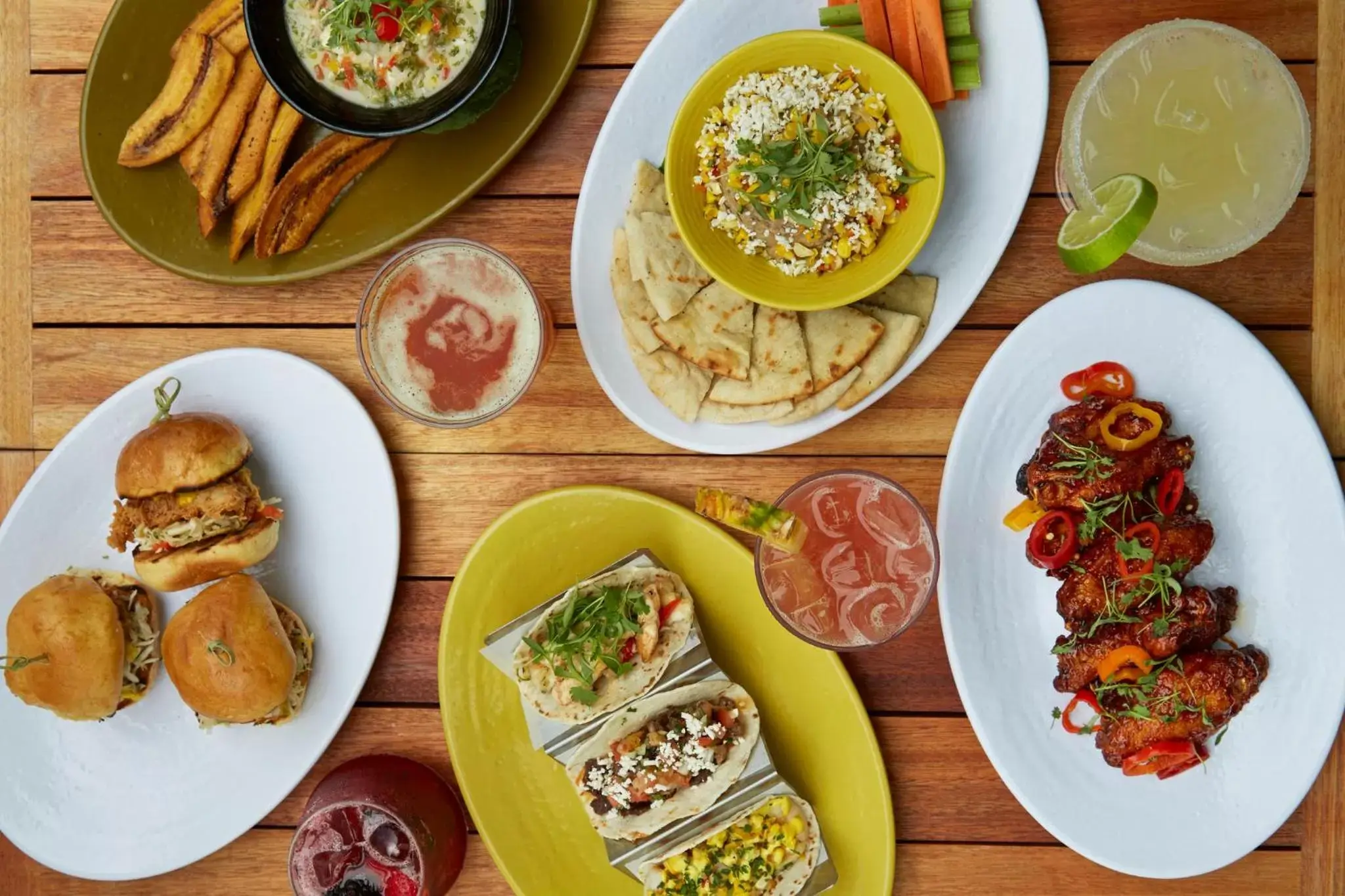 Restaurant/places to eat in Kimpton Surfcomber Hotel by IHG Restaurant/places to eat in Kimpton Surfcomber Hotel by IHG