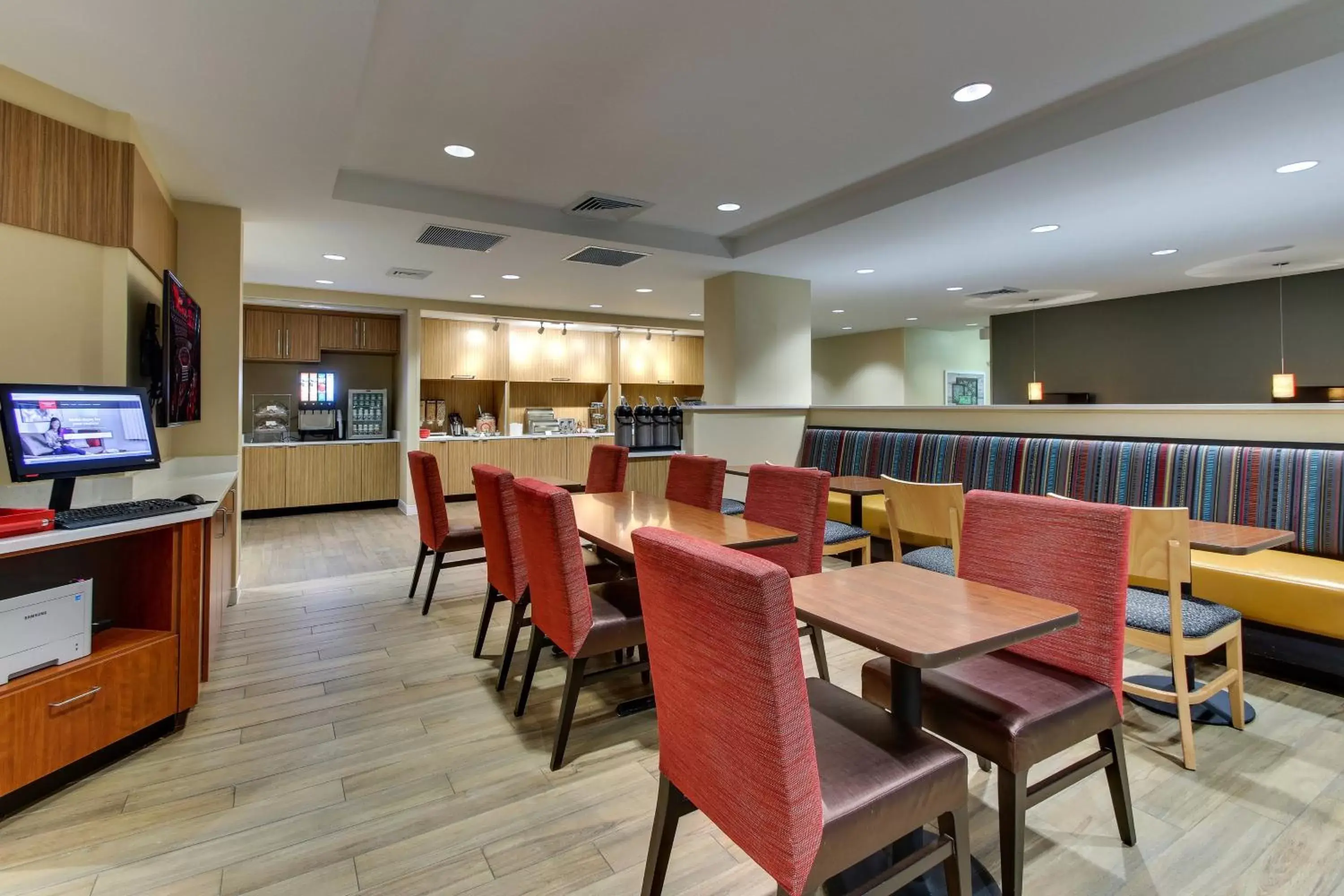 Lobby or reception, Restaurant/Places to Eat in TownePlace Suites by Marriott Mobile Saraland
