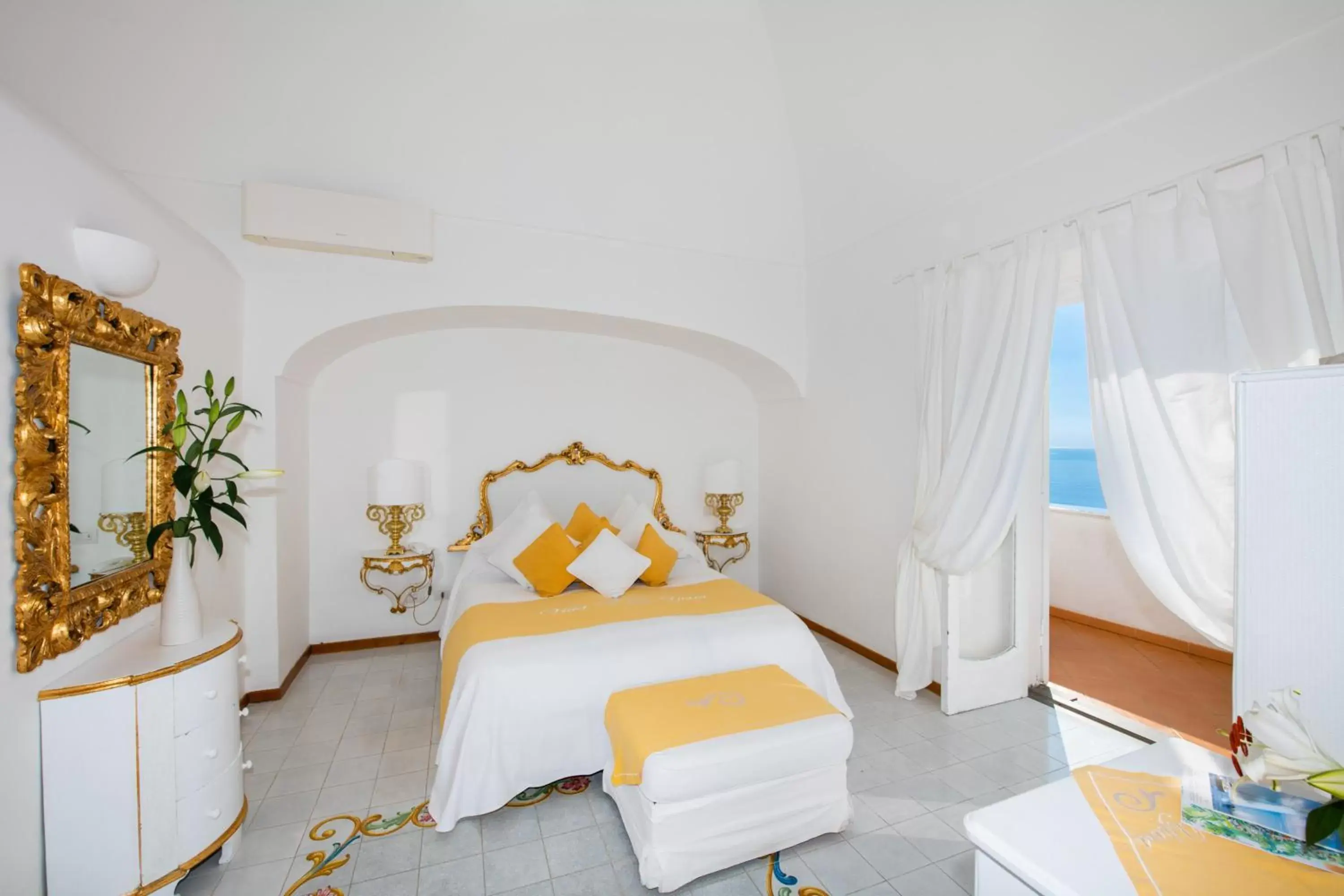 Bed in Villa Yiara