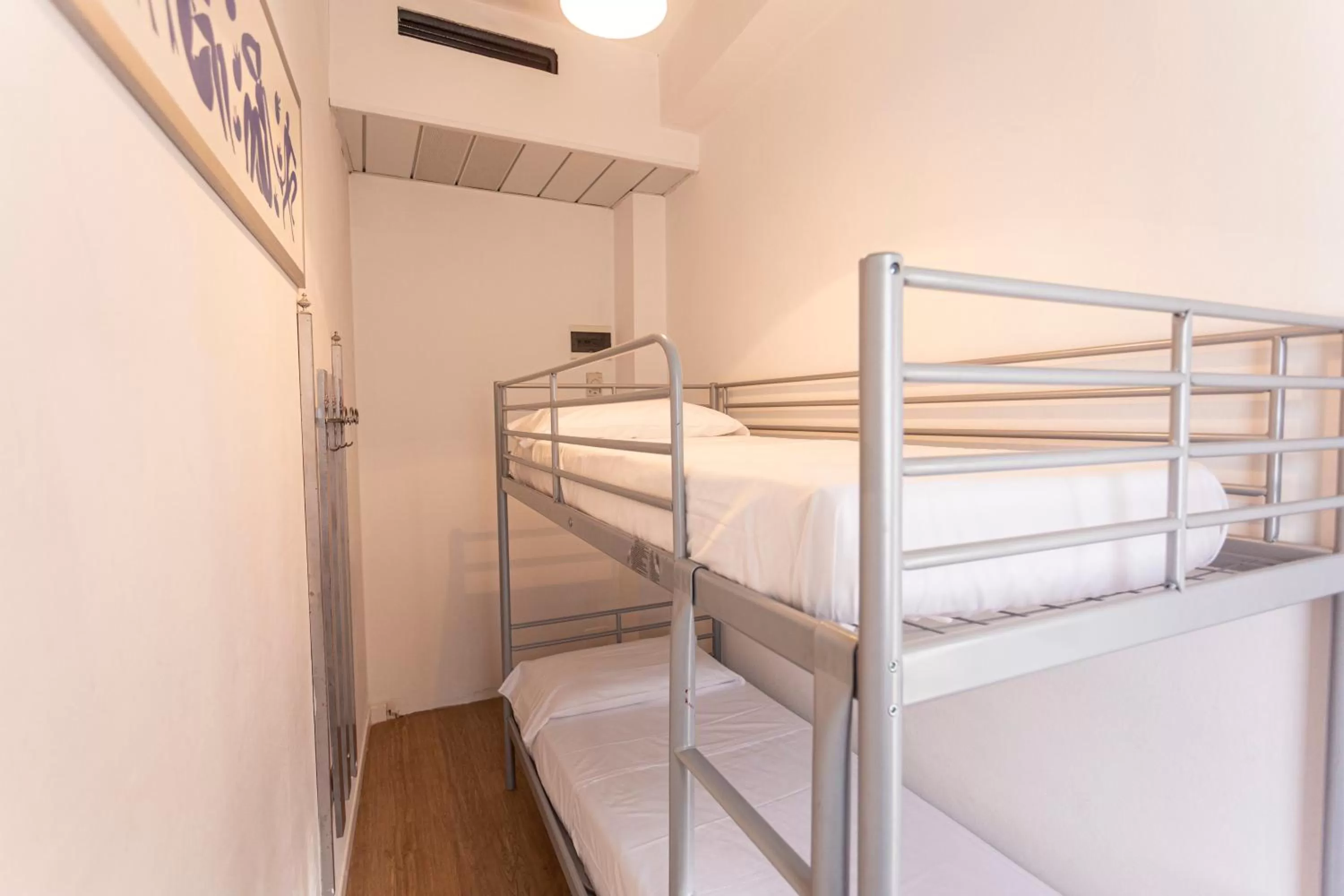 bunk bed, Bed in Residence & Suites