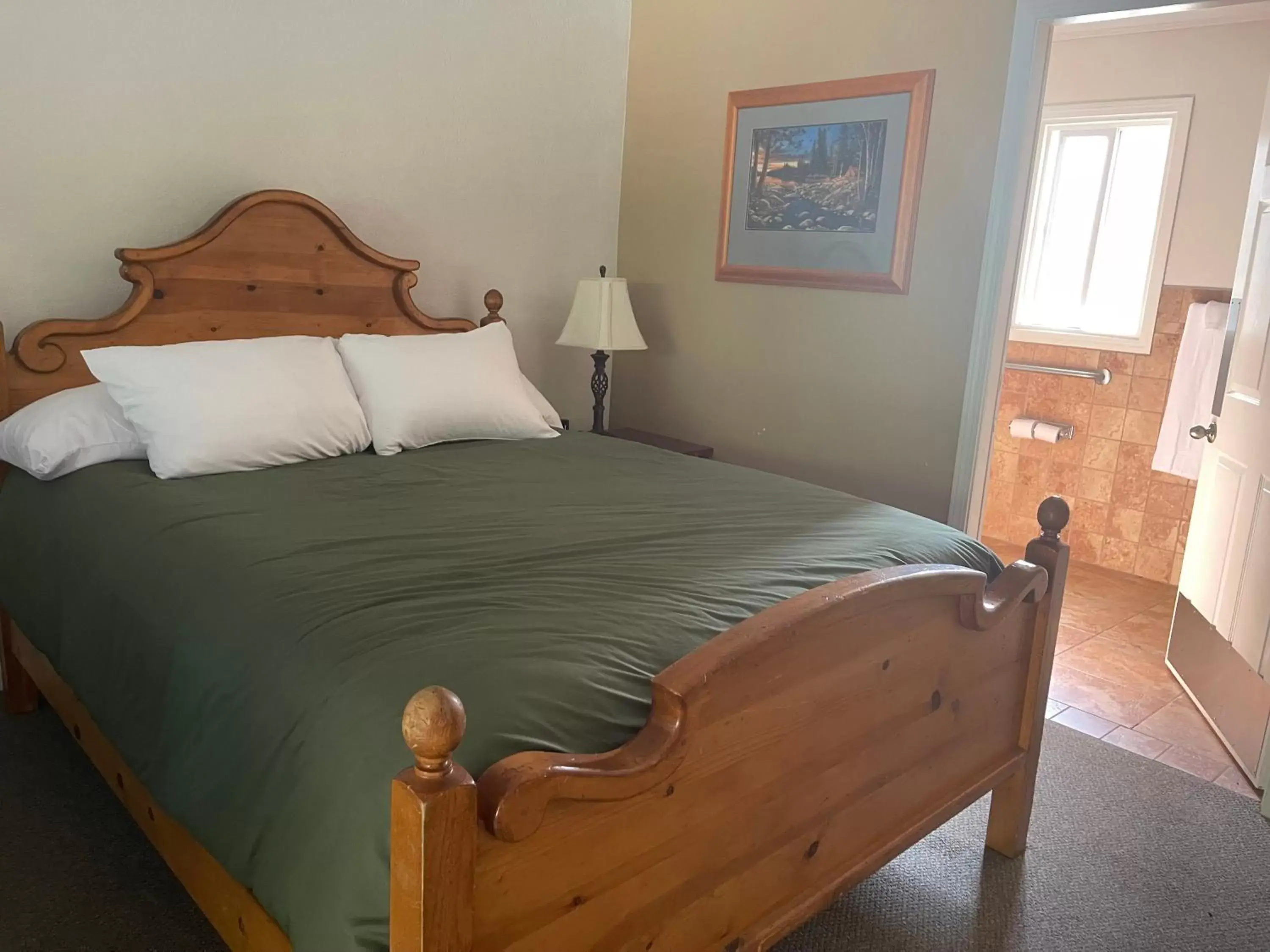 Bed in Sierra Woods Lodge