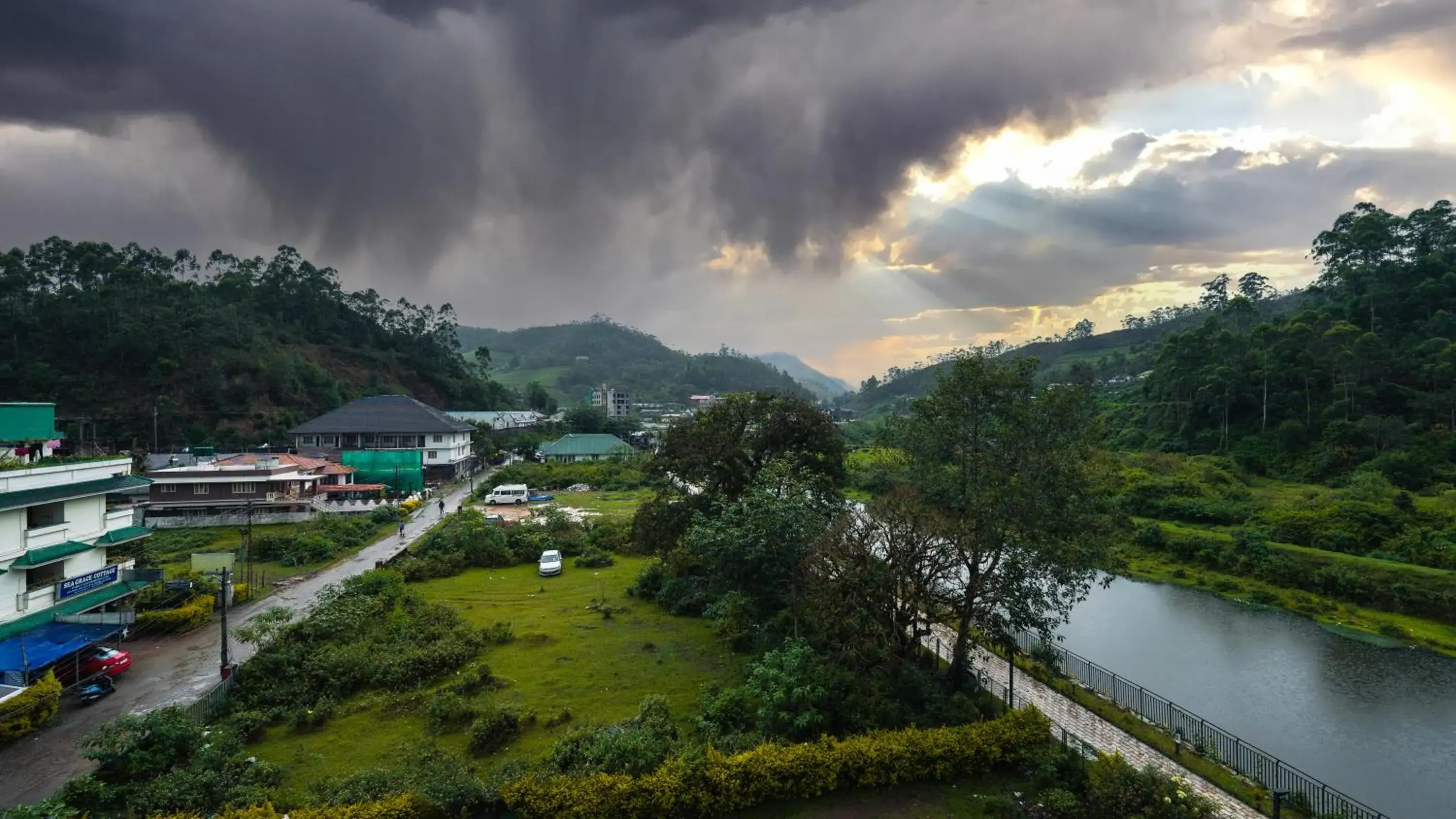 Mountain view in Westwood Riverside Mountain view in Westwood Riverside