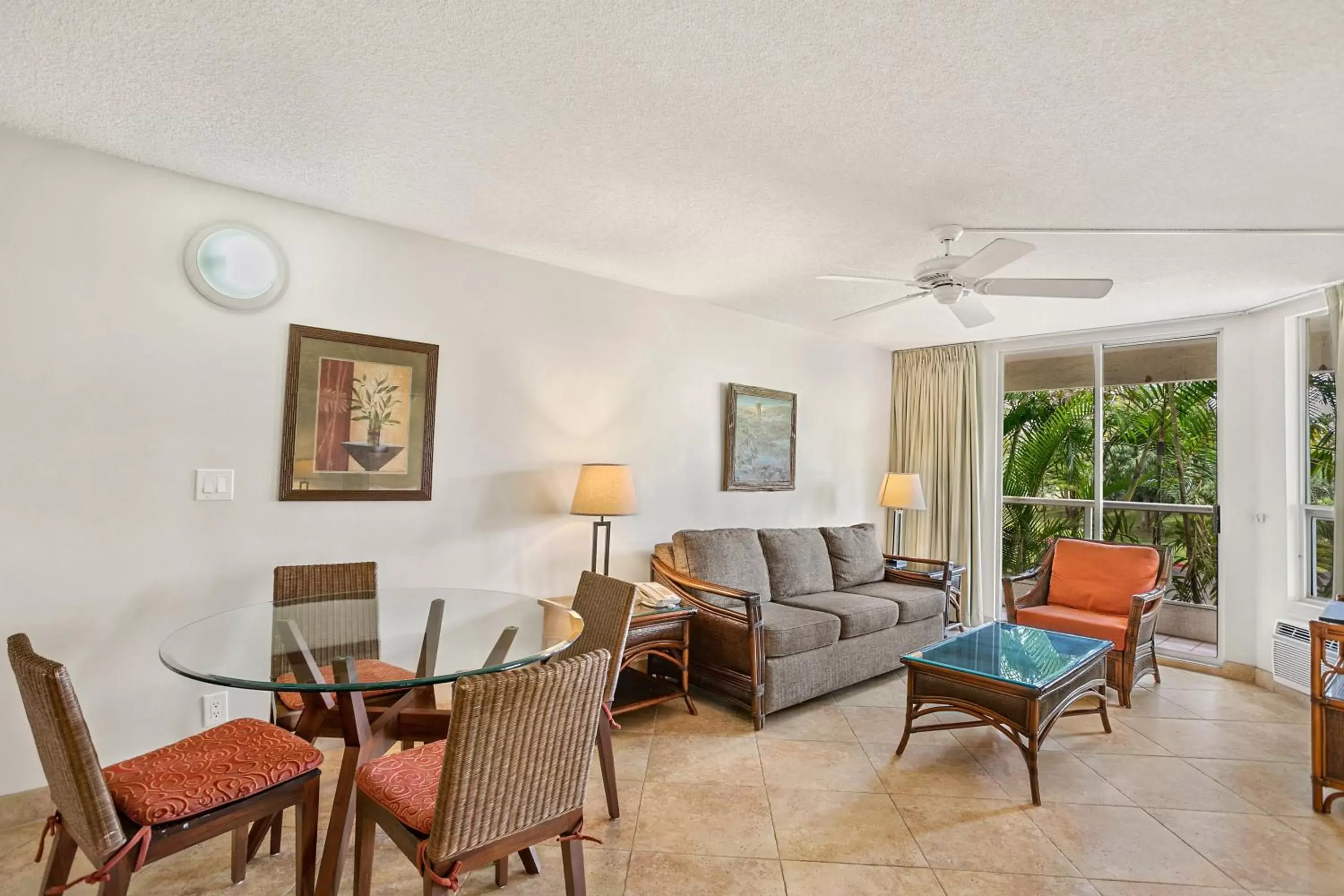 Living room, Seating Area in Aston at the Maui Banyan