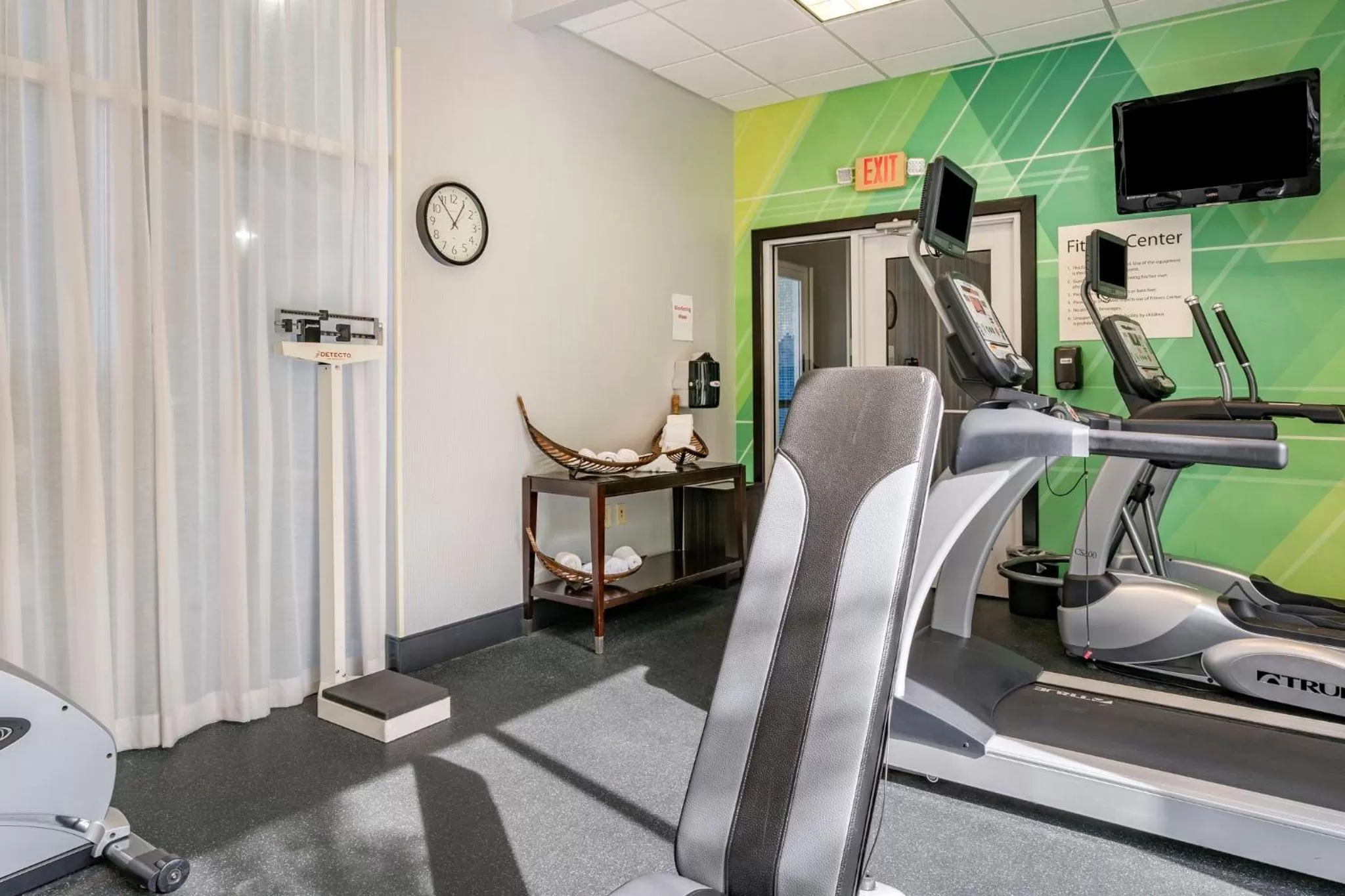 Fitness centre/facilities in Holiday Inn Louisville Airport South by IHG