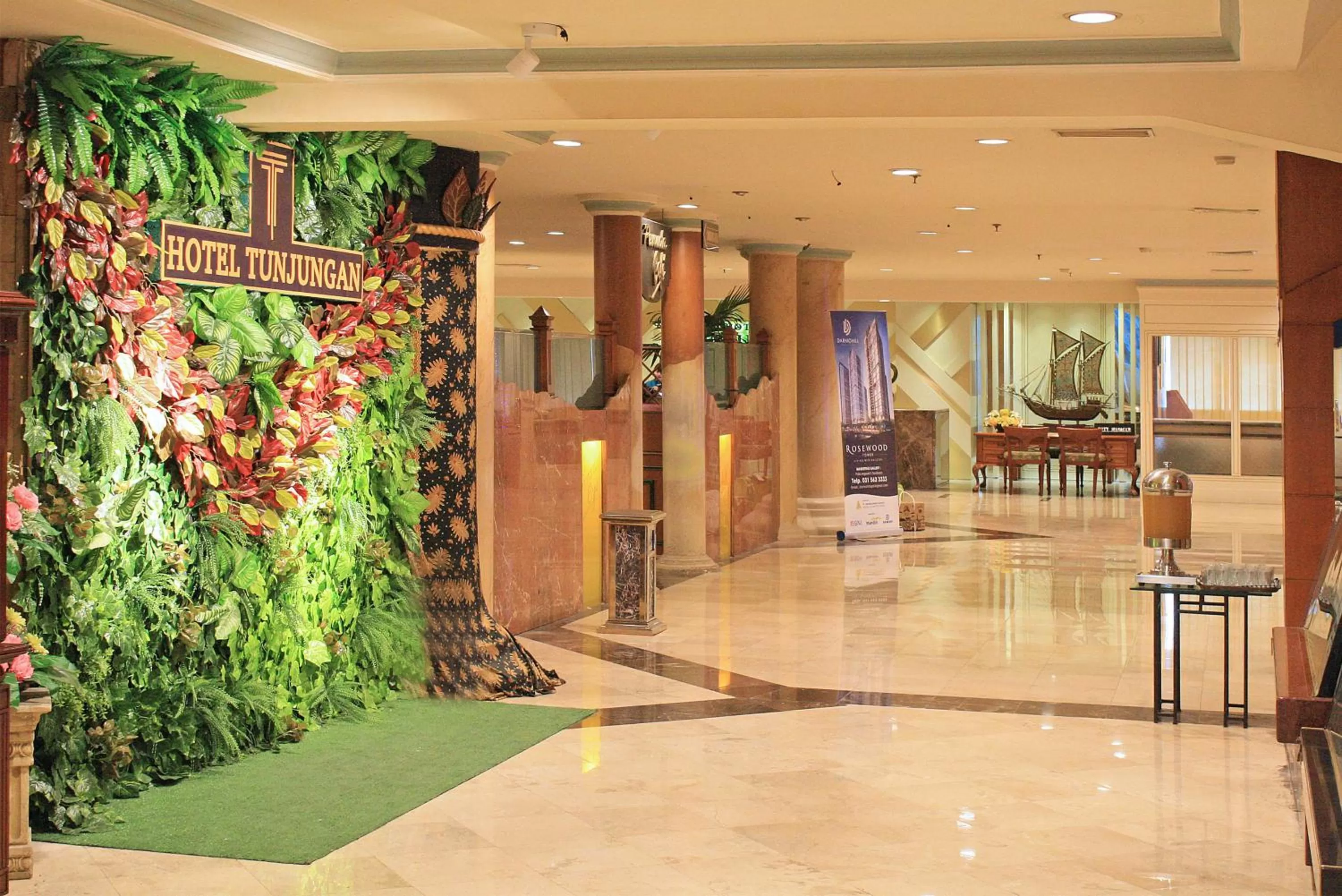 Lobby or reception in Tunjungan Hotel