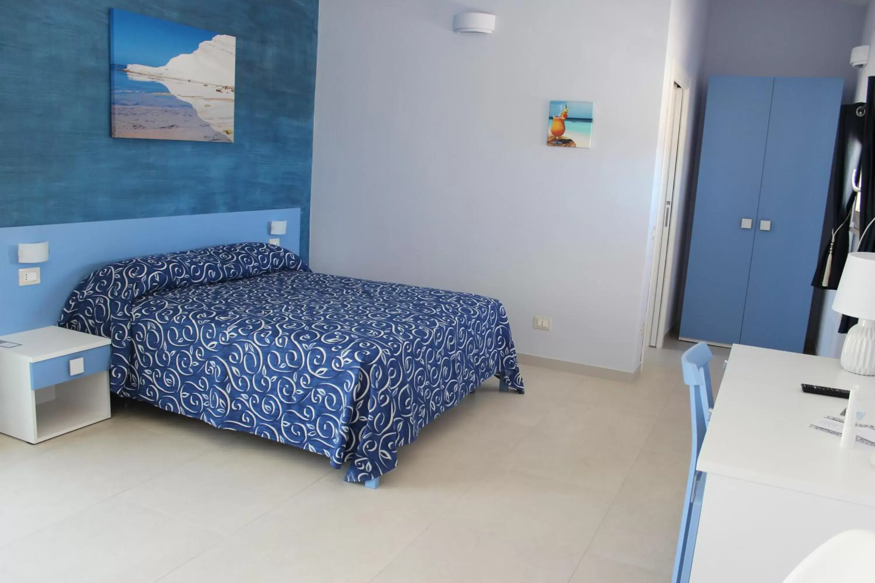 Photo of the whole room, Bed in B&B L'EDEN DI CAPO BIANCO